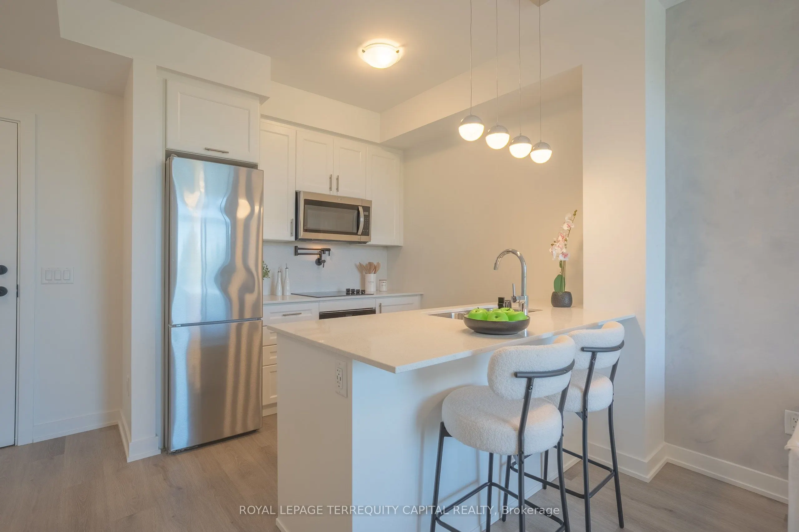 600 North Service Road, #313