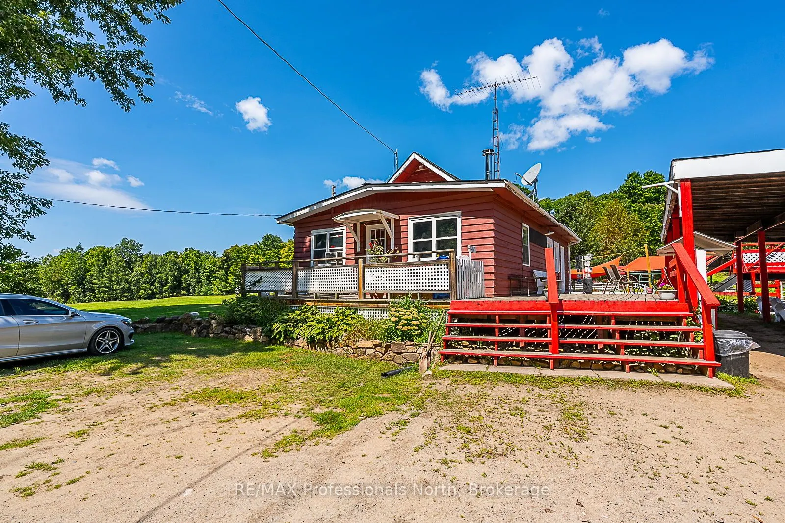 1063 RAVINE Road