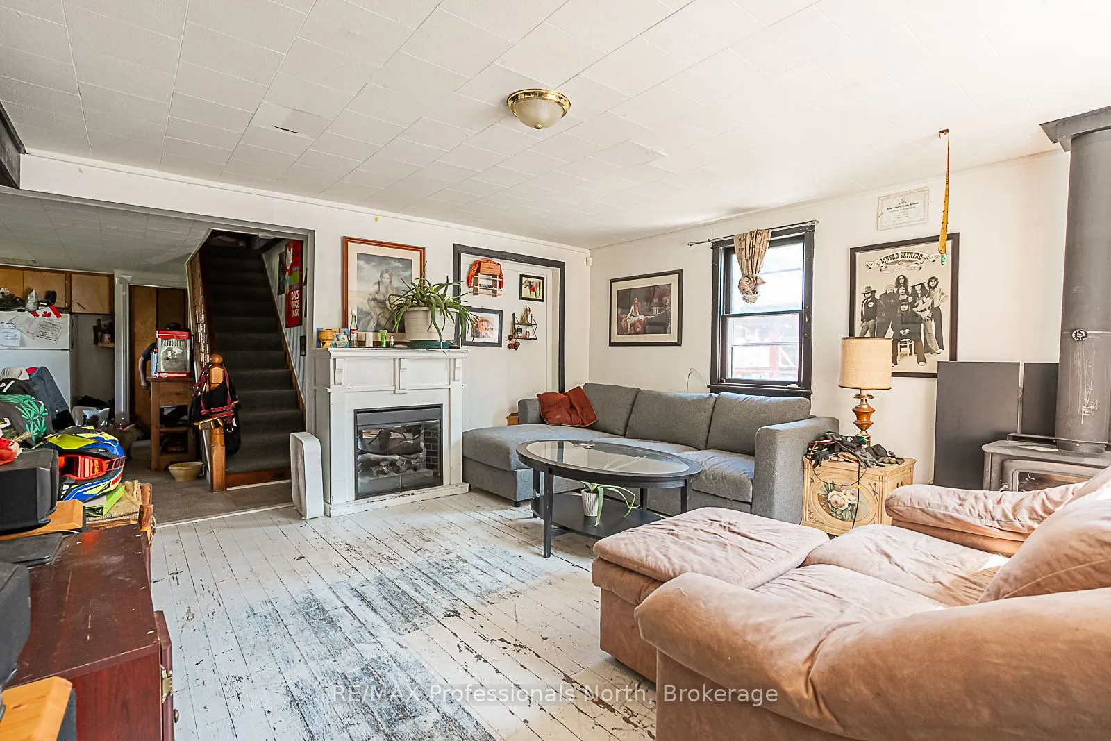 1063 RAVINE Road