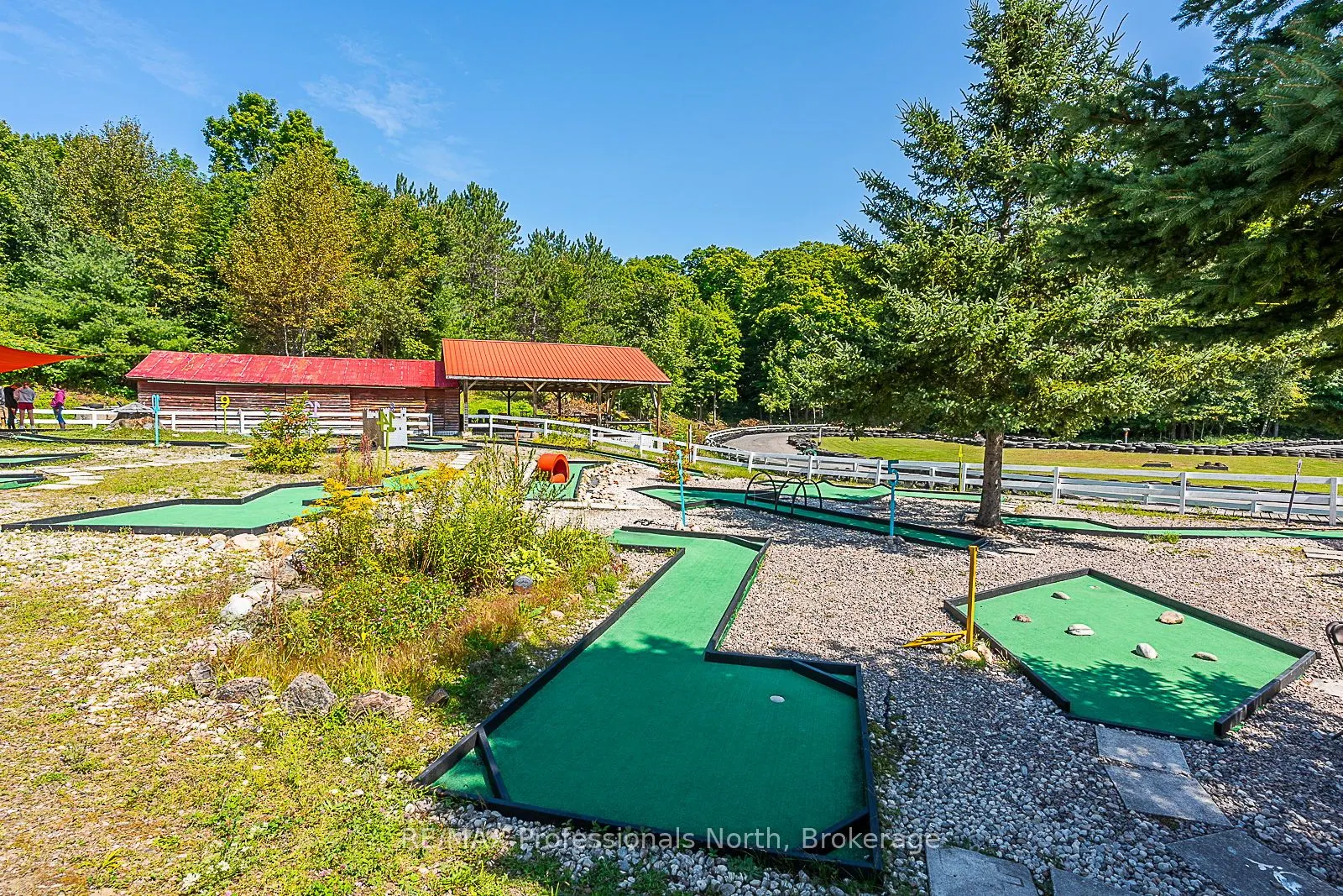1063 RAVINE Road