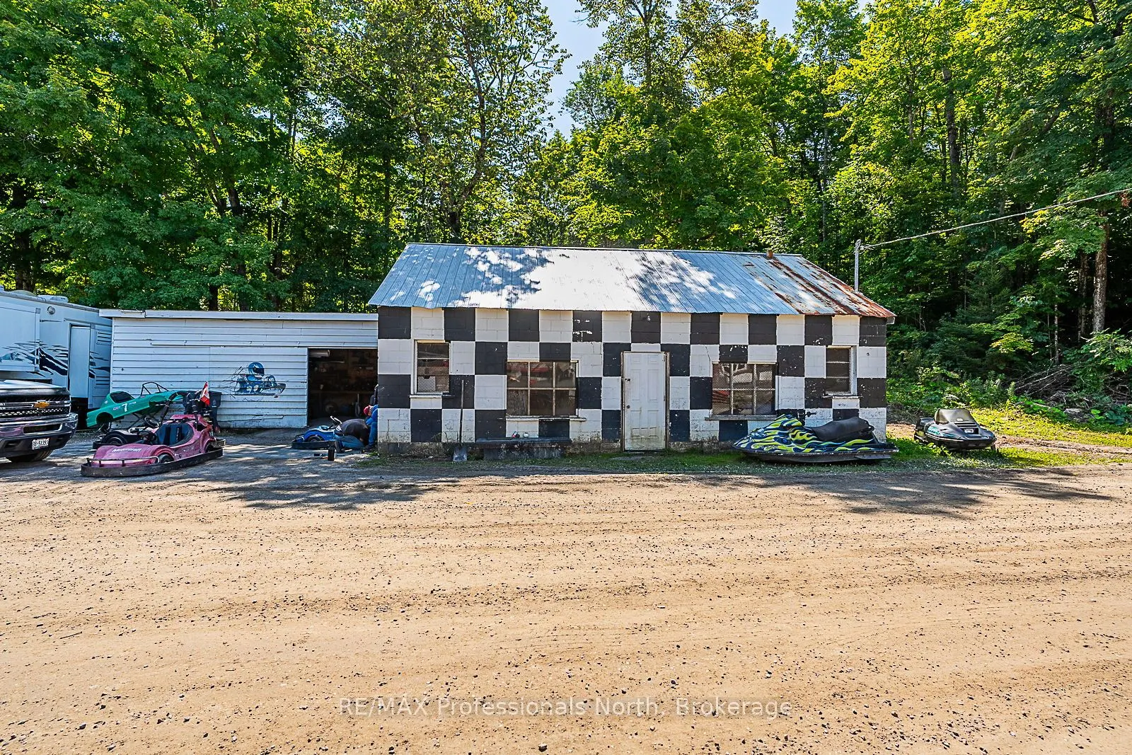 1063 RAVINE Road