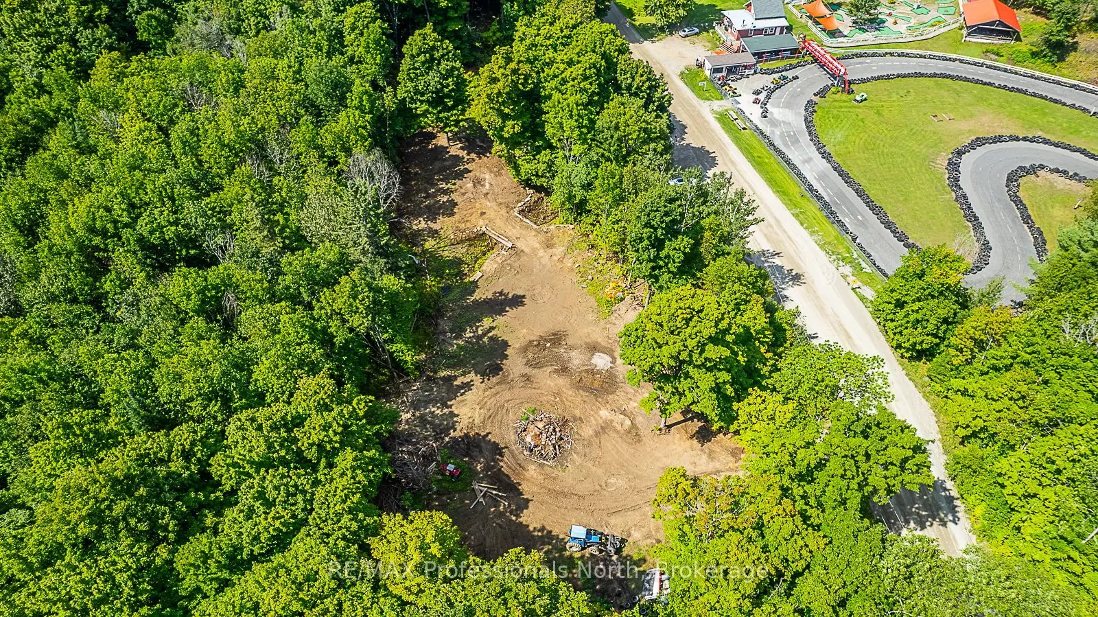 1063 RAVINE Road