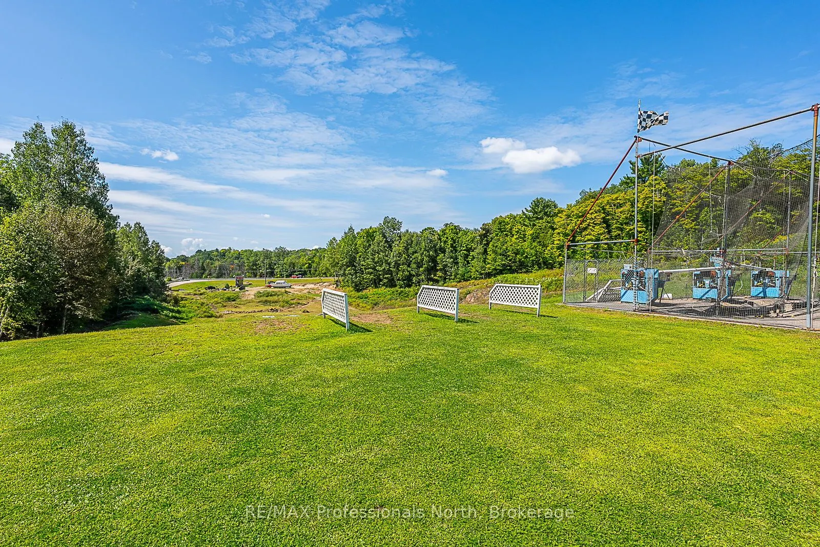 1063 RAVINE Road