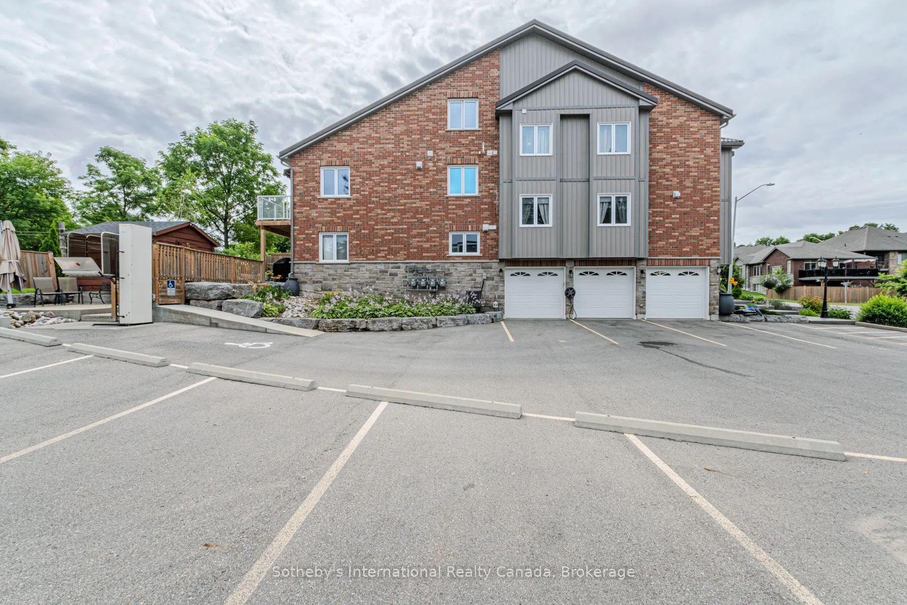 2 Balmoral Street