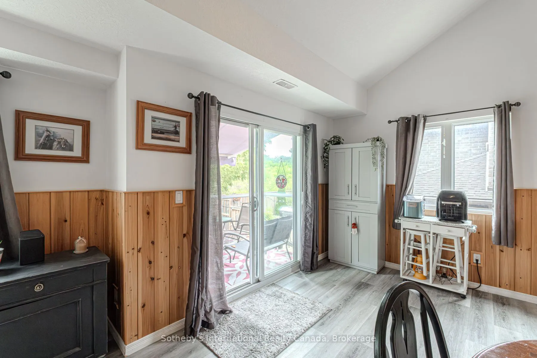 2 Balmoral Street
