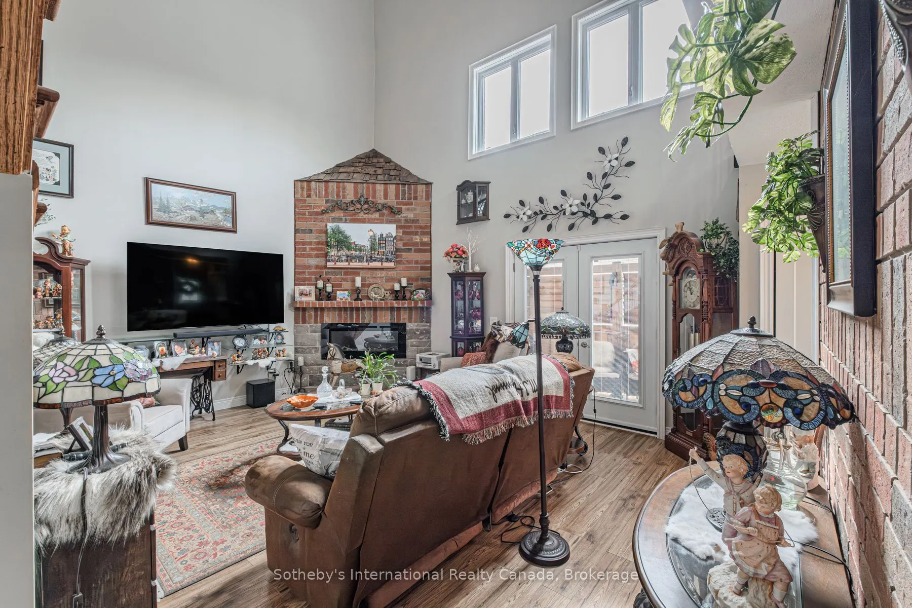 2 Balmoral Street