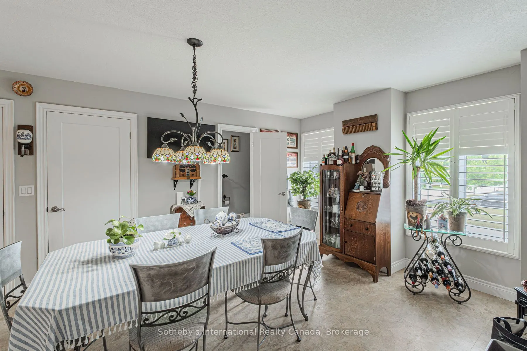 2 Balmoral Street
