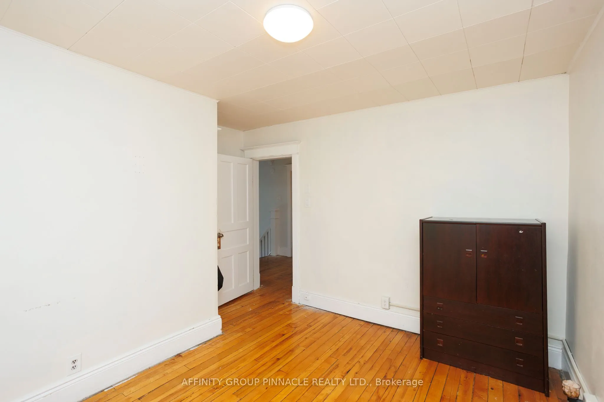 72 Melbourne Street W