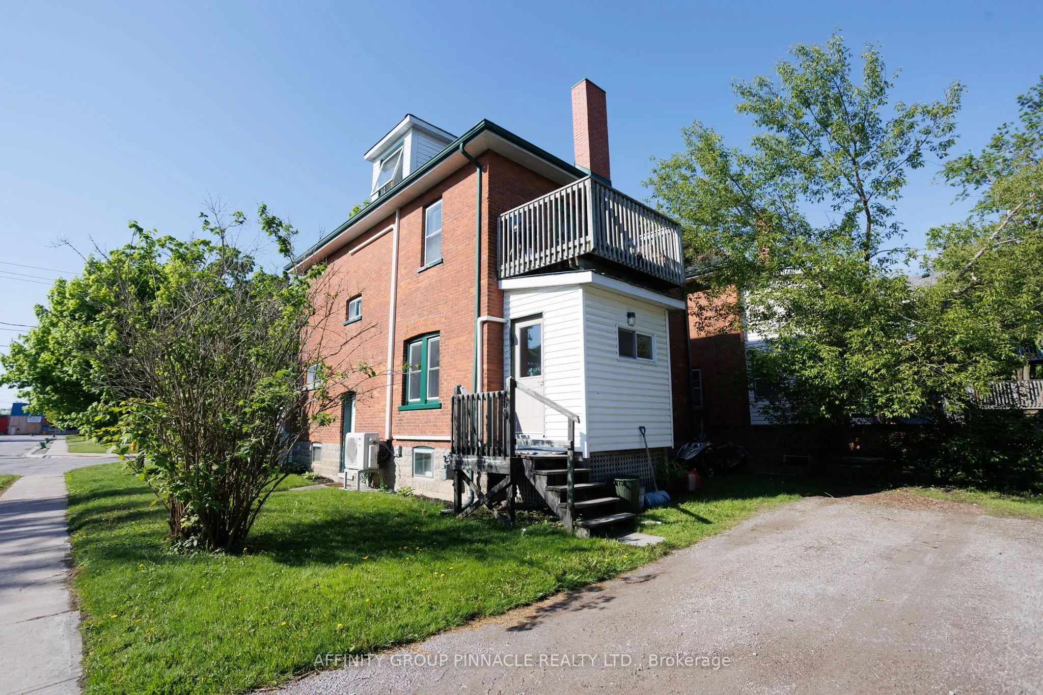 72 Melbourne Street W