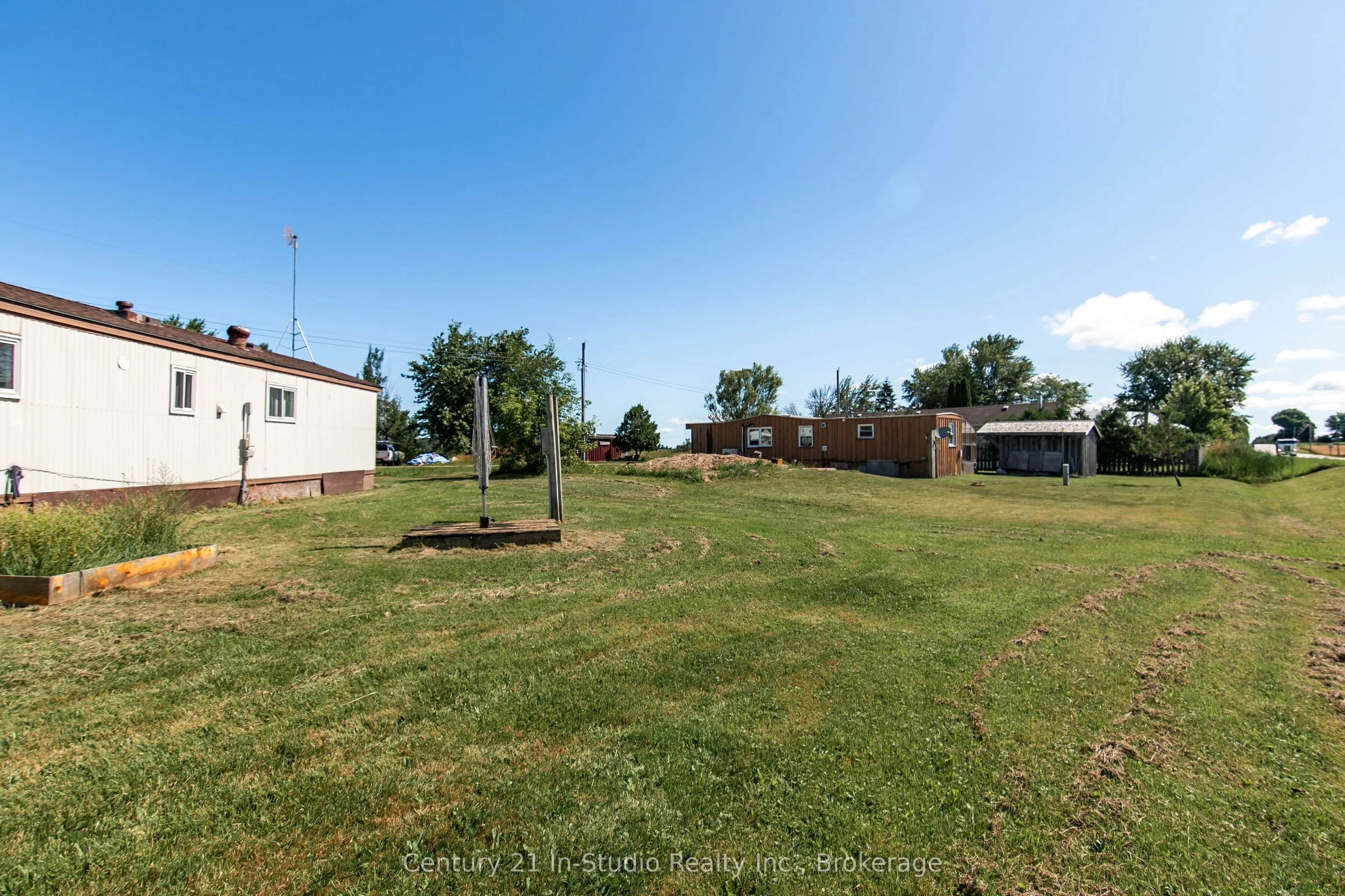 200 Grace Street E
