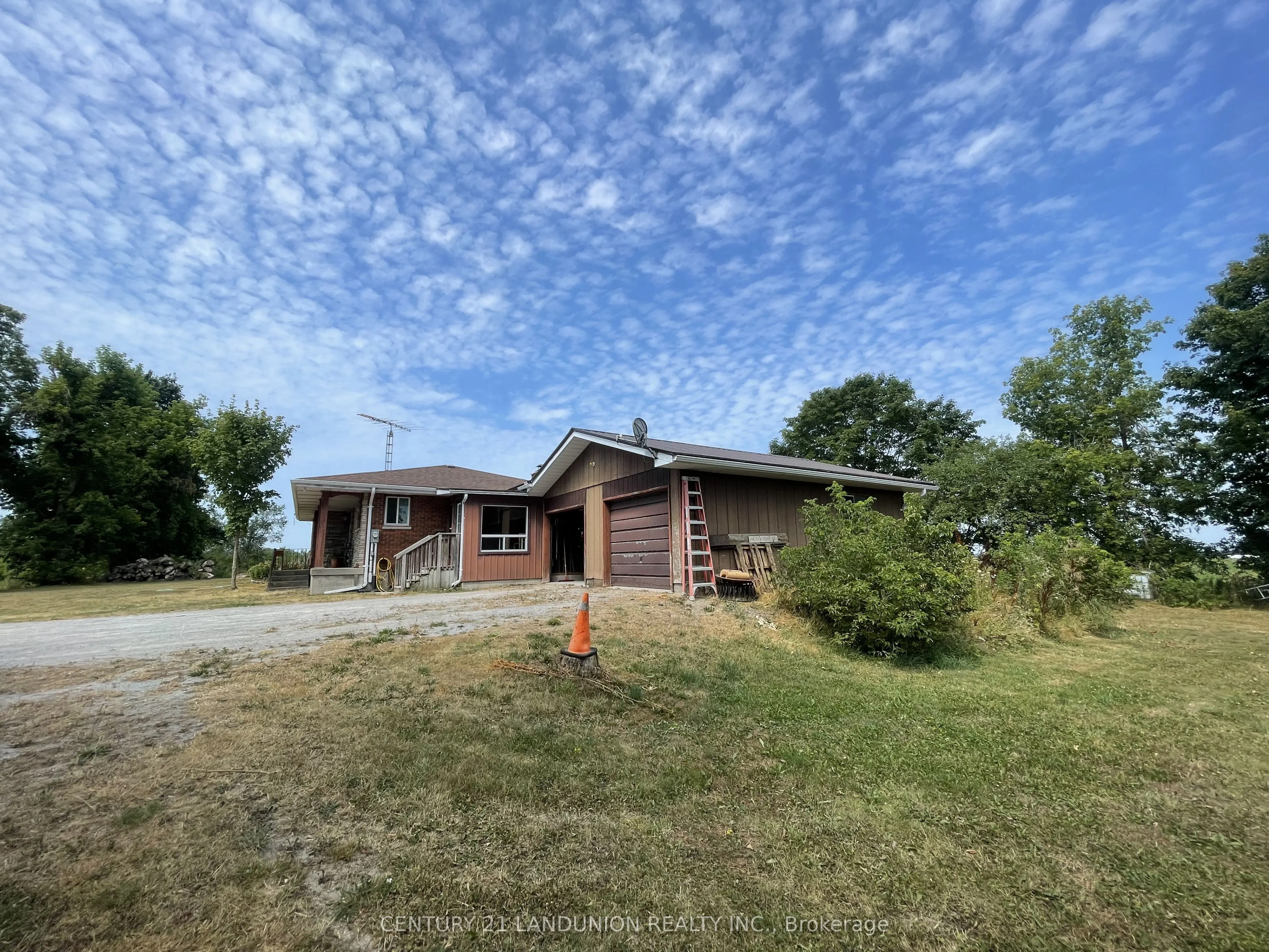 1319 Palestine Road E