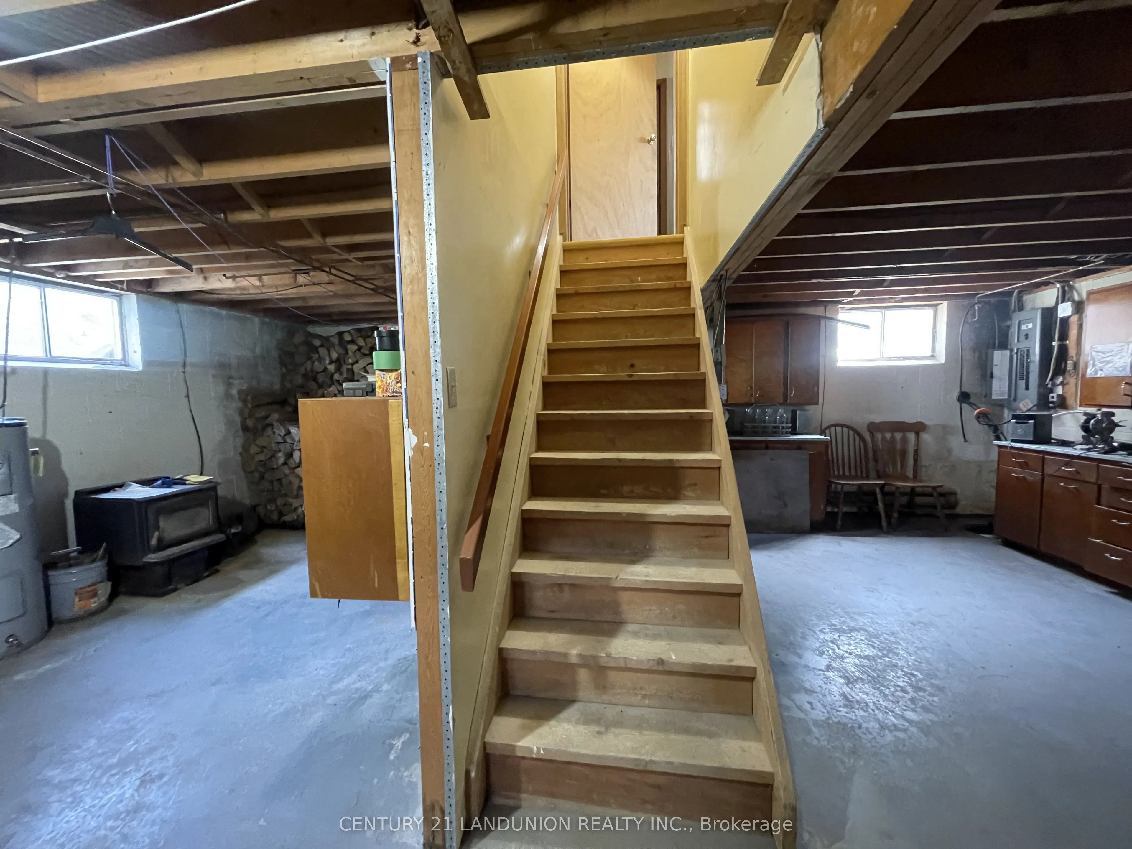 1319 Palestine Road E