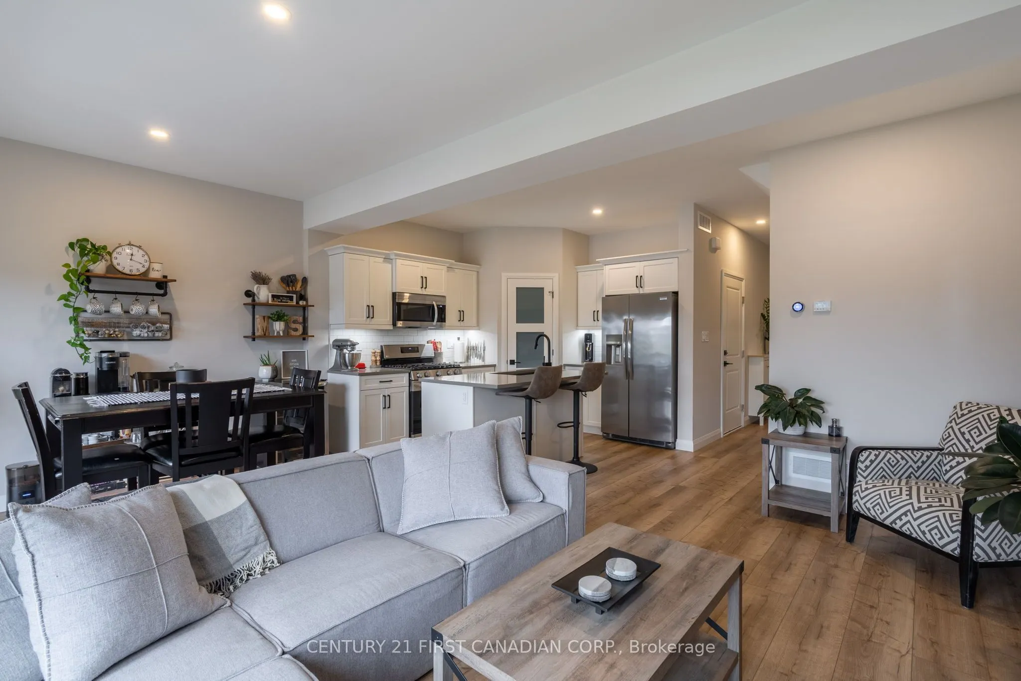 17 Nicholson Street, #26