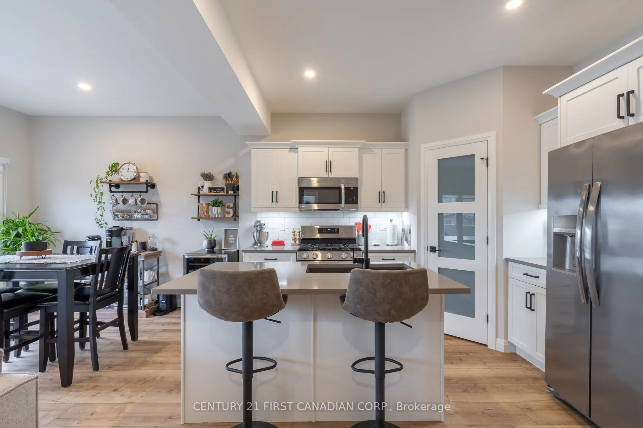 17 Nicholson Street, #26