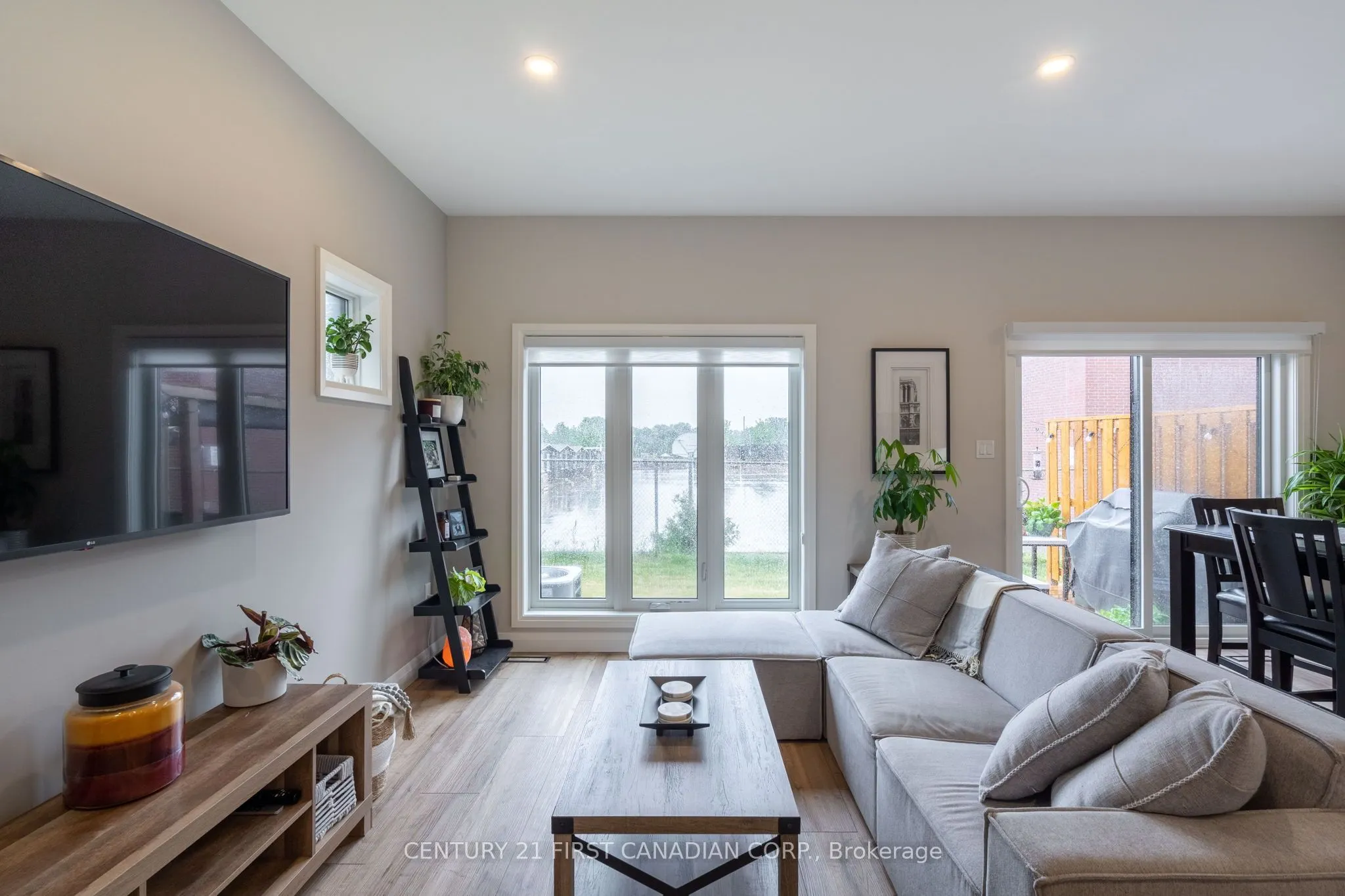 17 Nicholson Street, #26