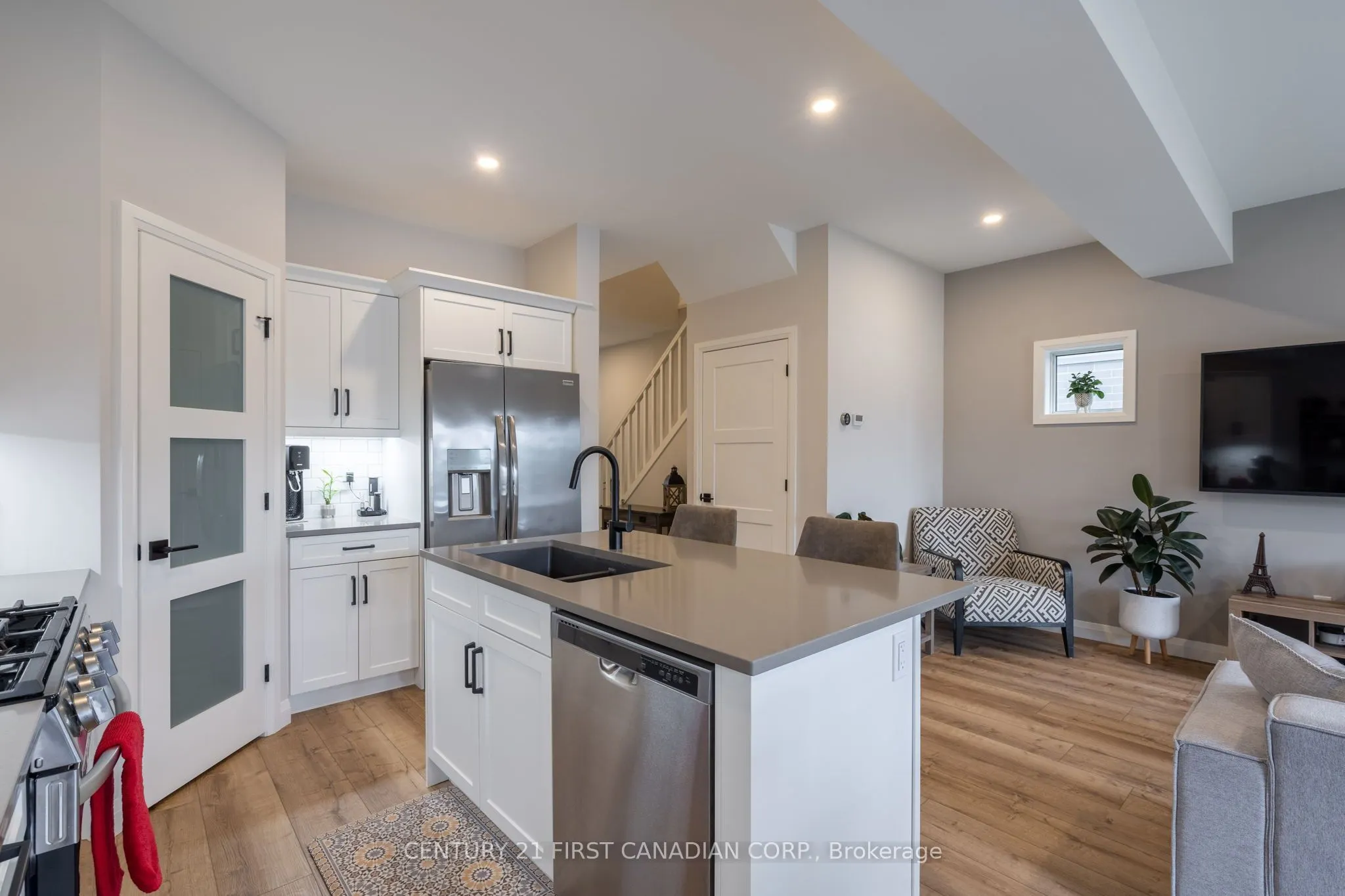 17 Nicholson Street, #26
