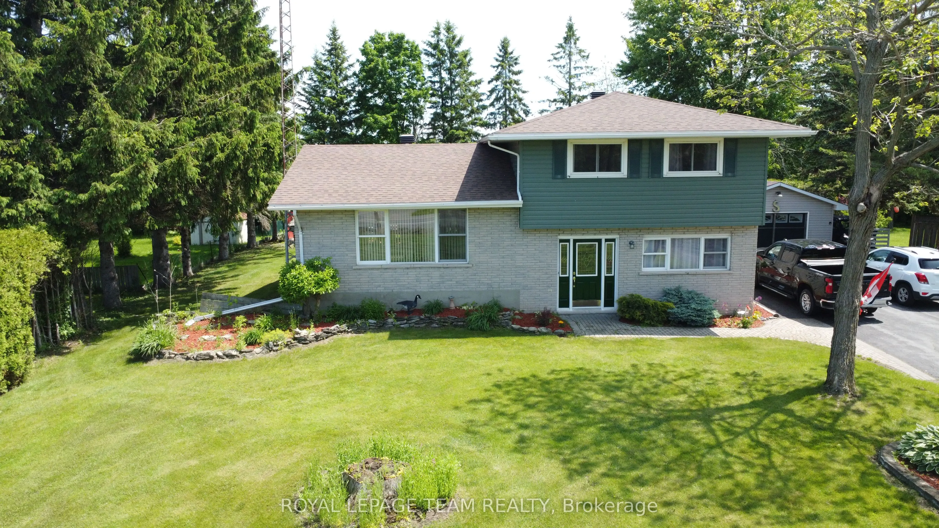 4951 (Hwy 31) Bank Street N