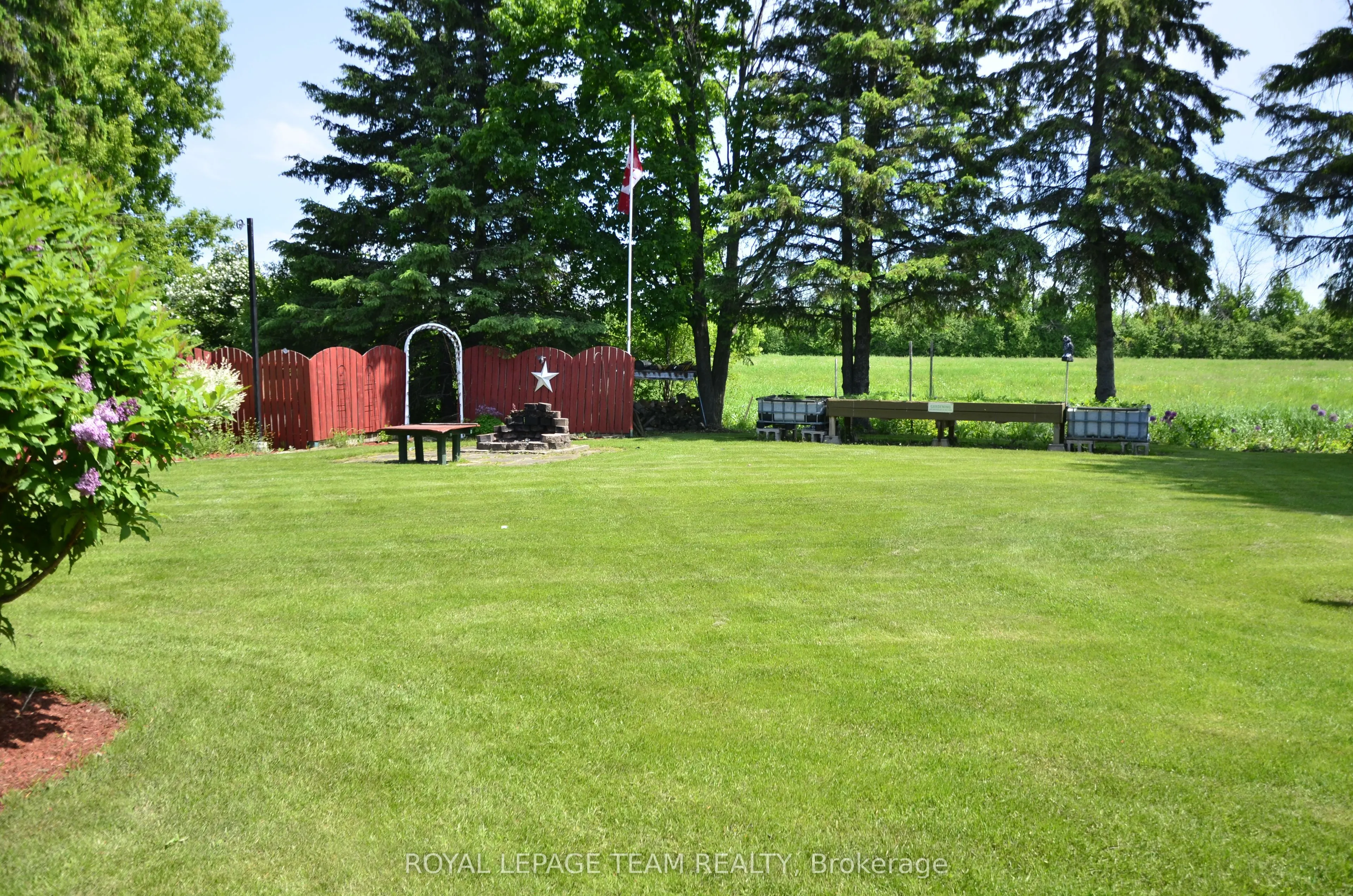 4951 (Hwy 31) Bank Street N