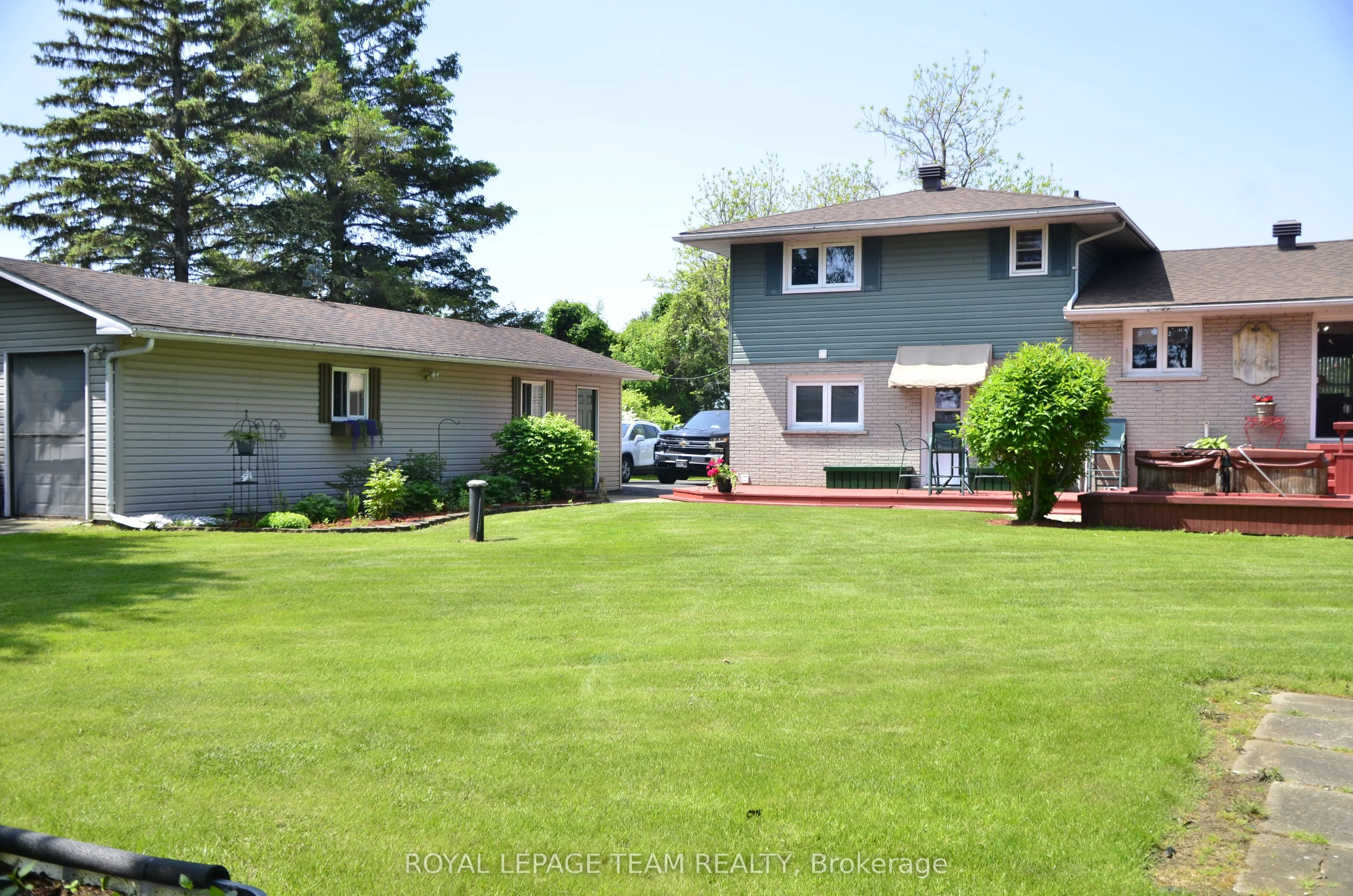 4951 (Hwy 31) Bank Street N
