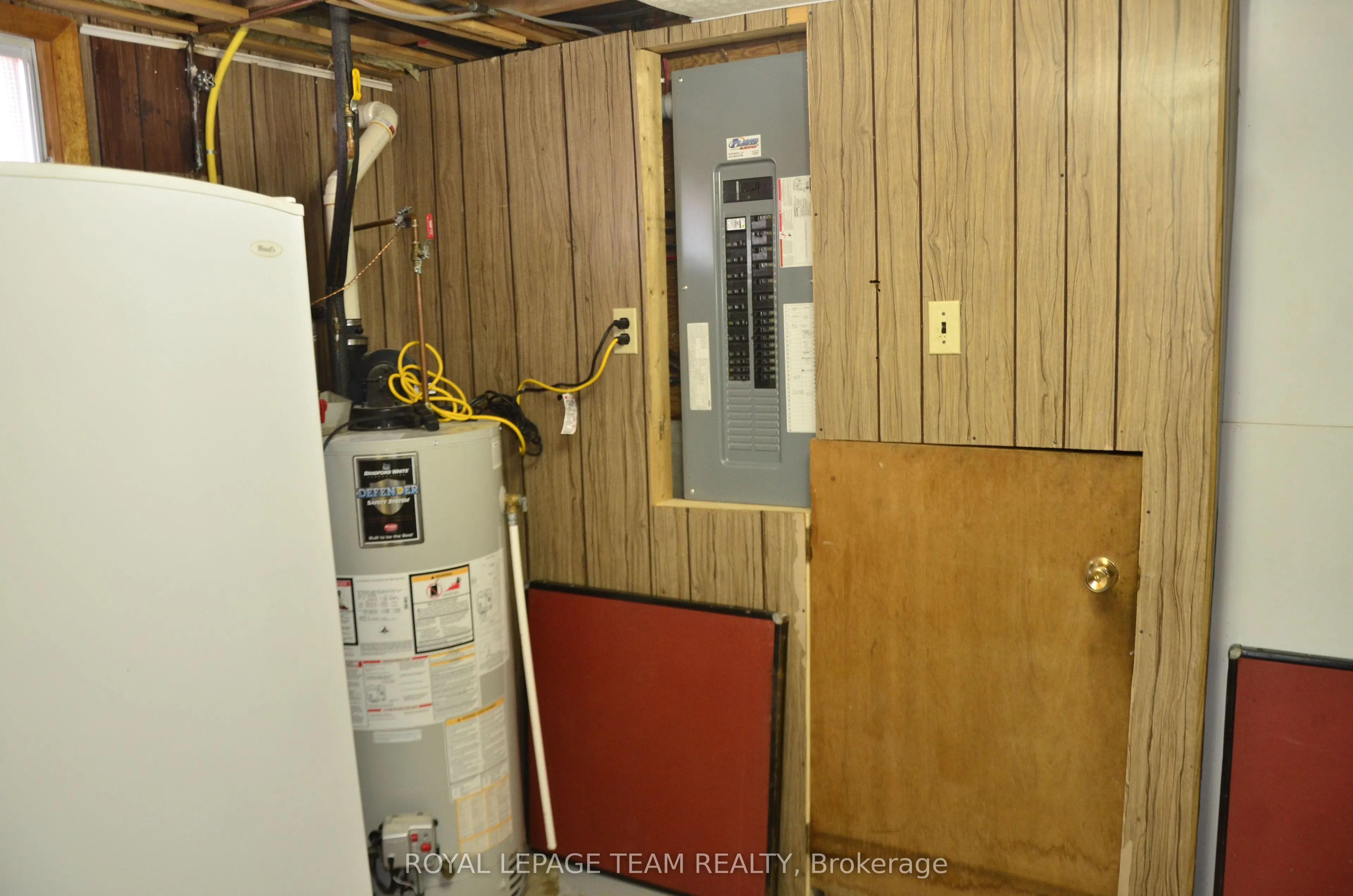 4951 (Hwy 31) Bank Street N