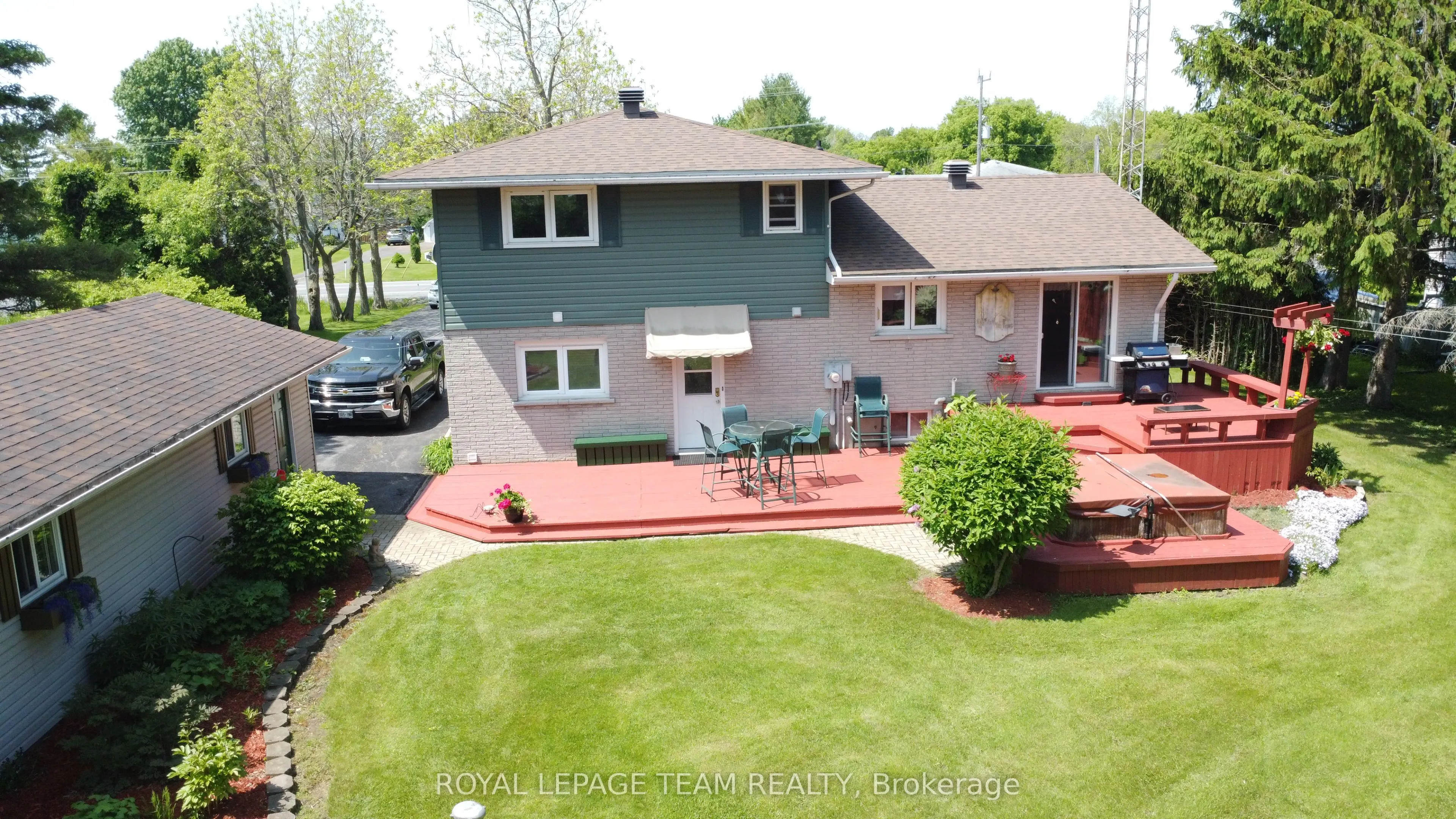 4951 (Hwy 31) Bank Street N