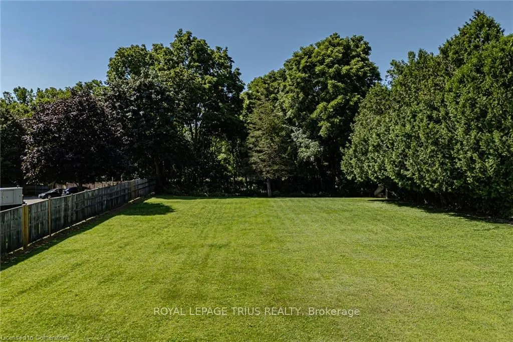 316 Queensway Street W