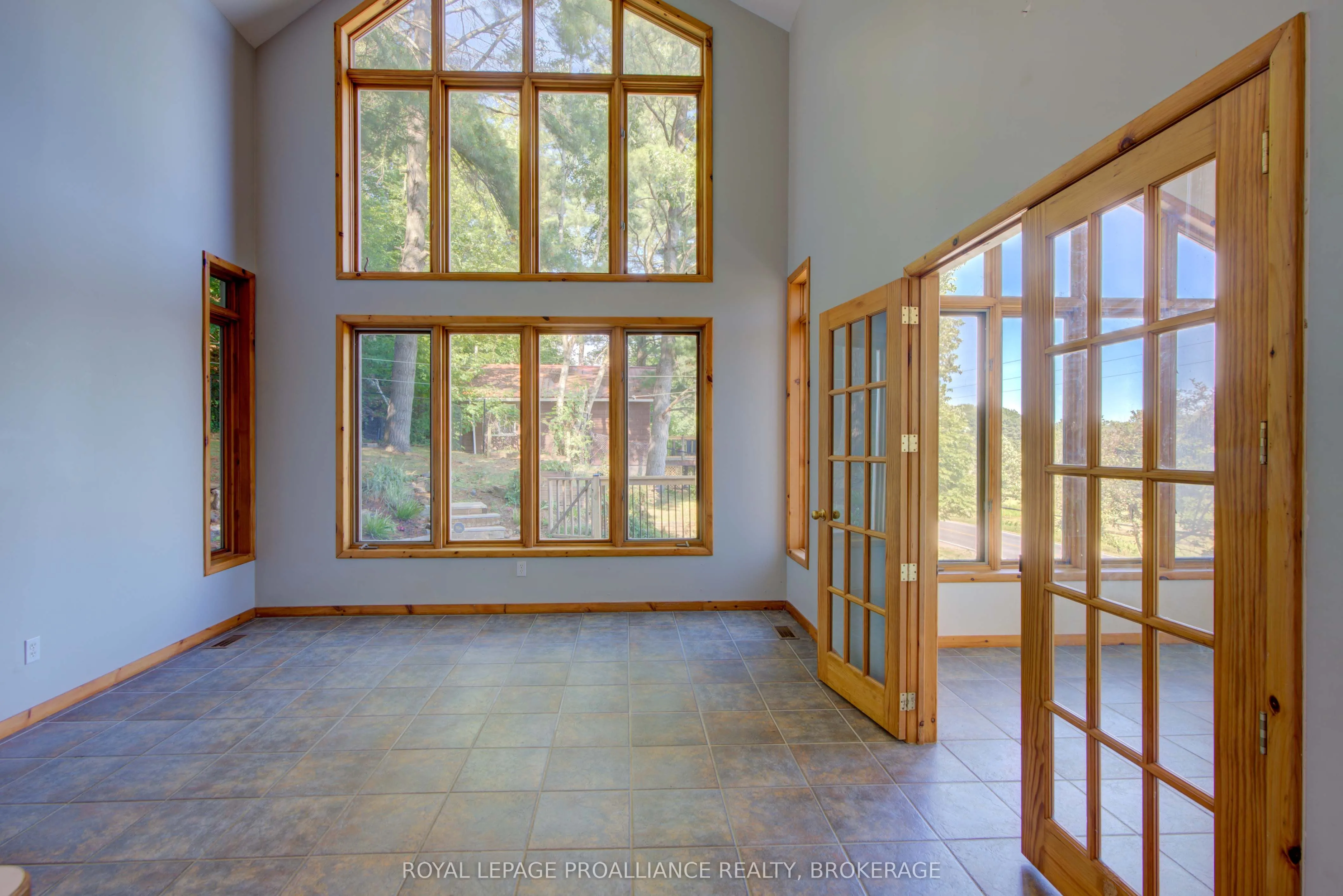 1512 Chaffey's Lock Road
