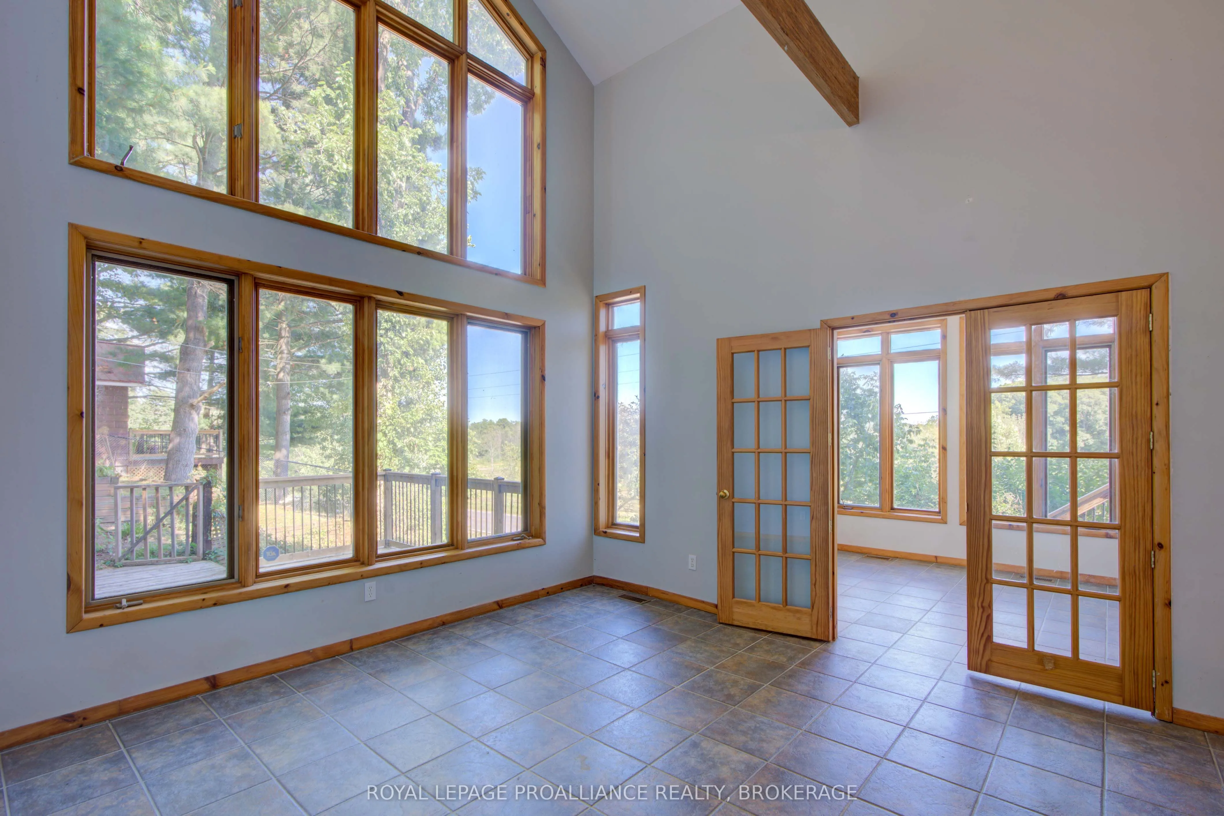 1512 Chaffey's Lock Road