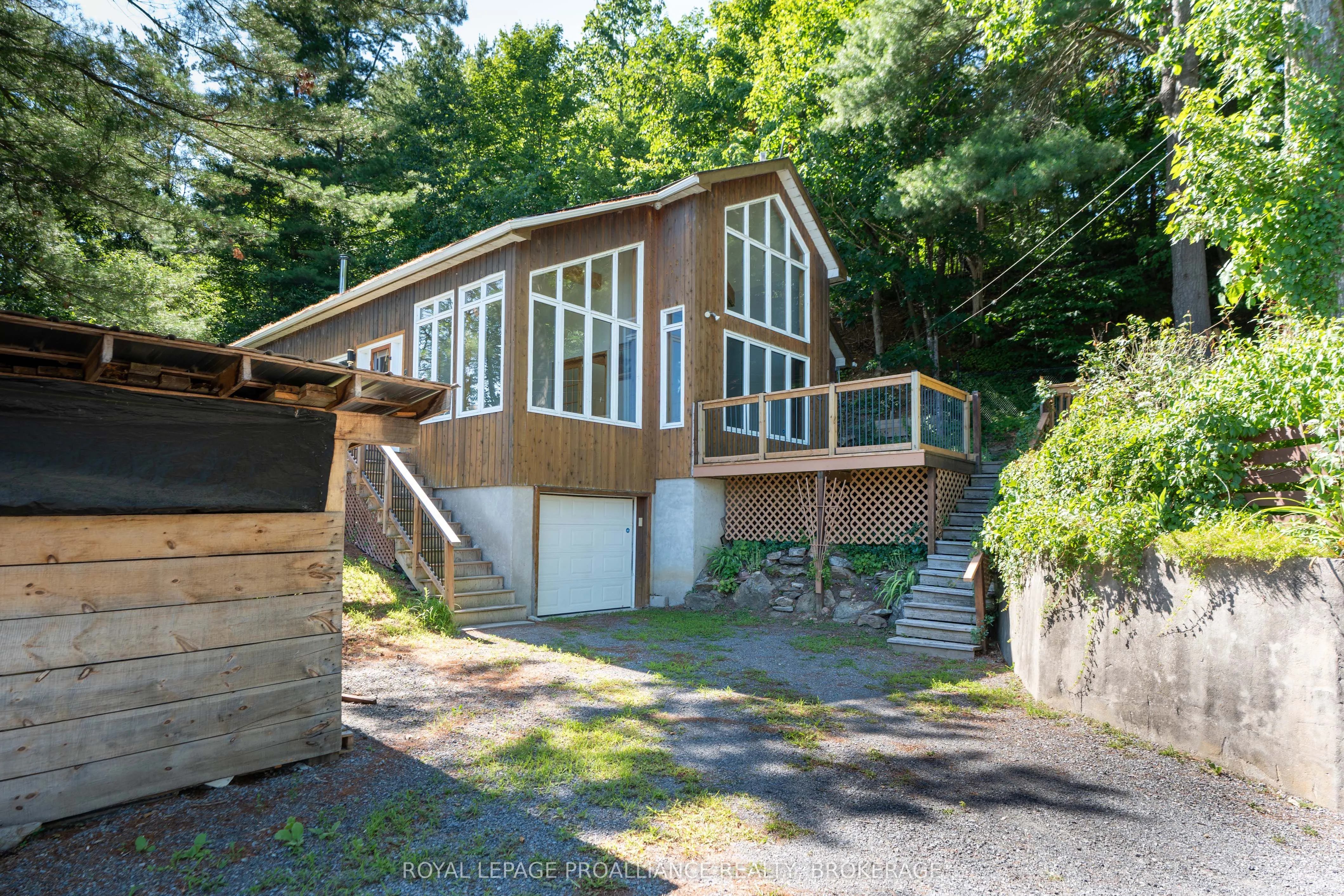 1512 Chaffey's Lock Road
