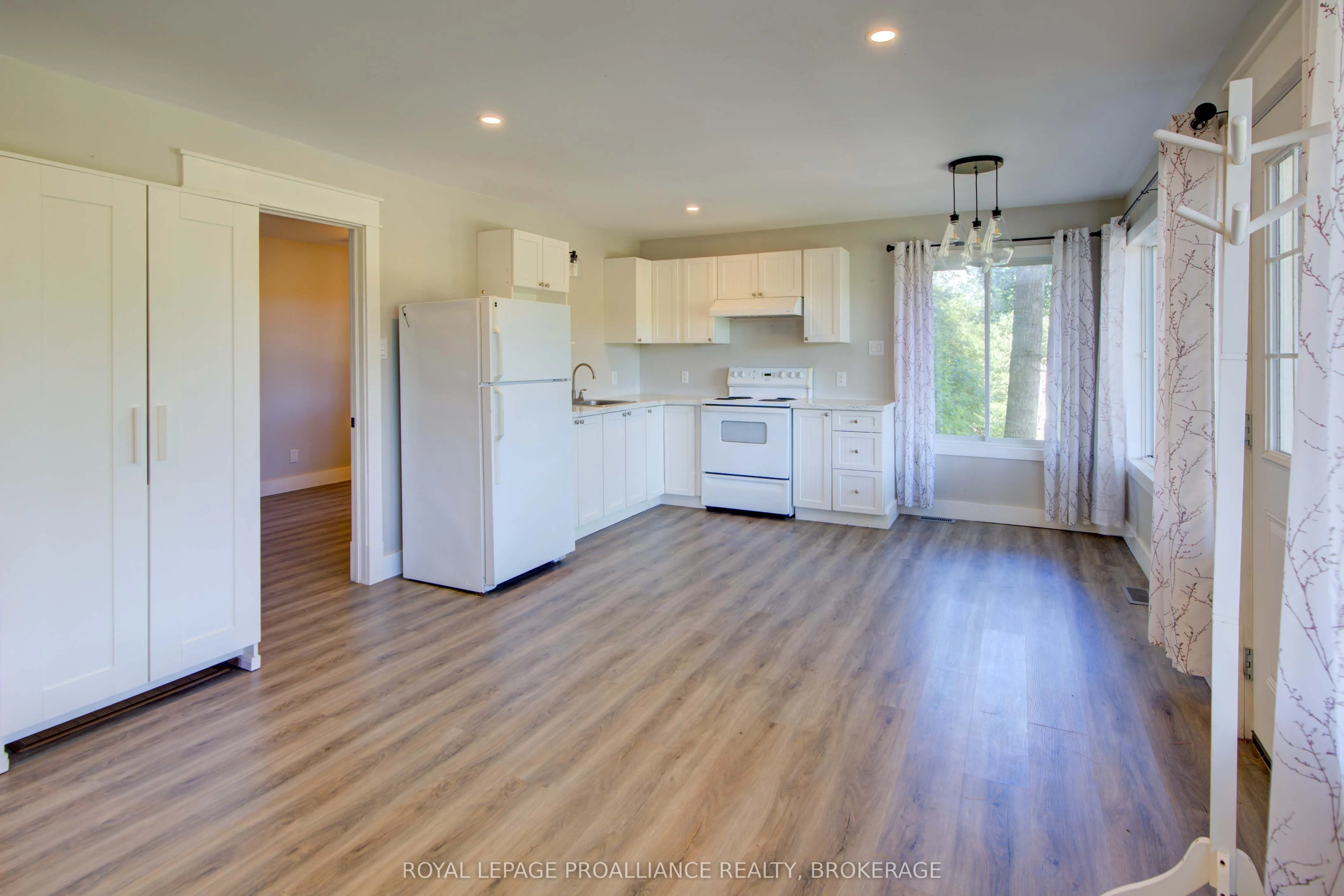 1512 Chaffey's Lock Road