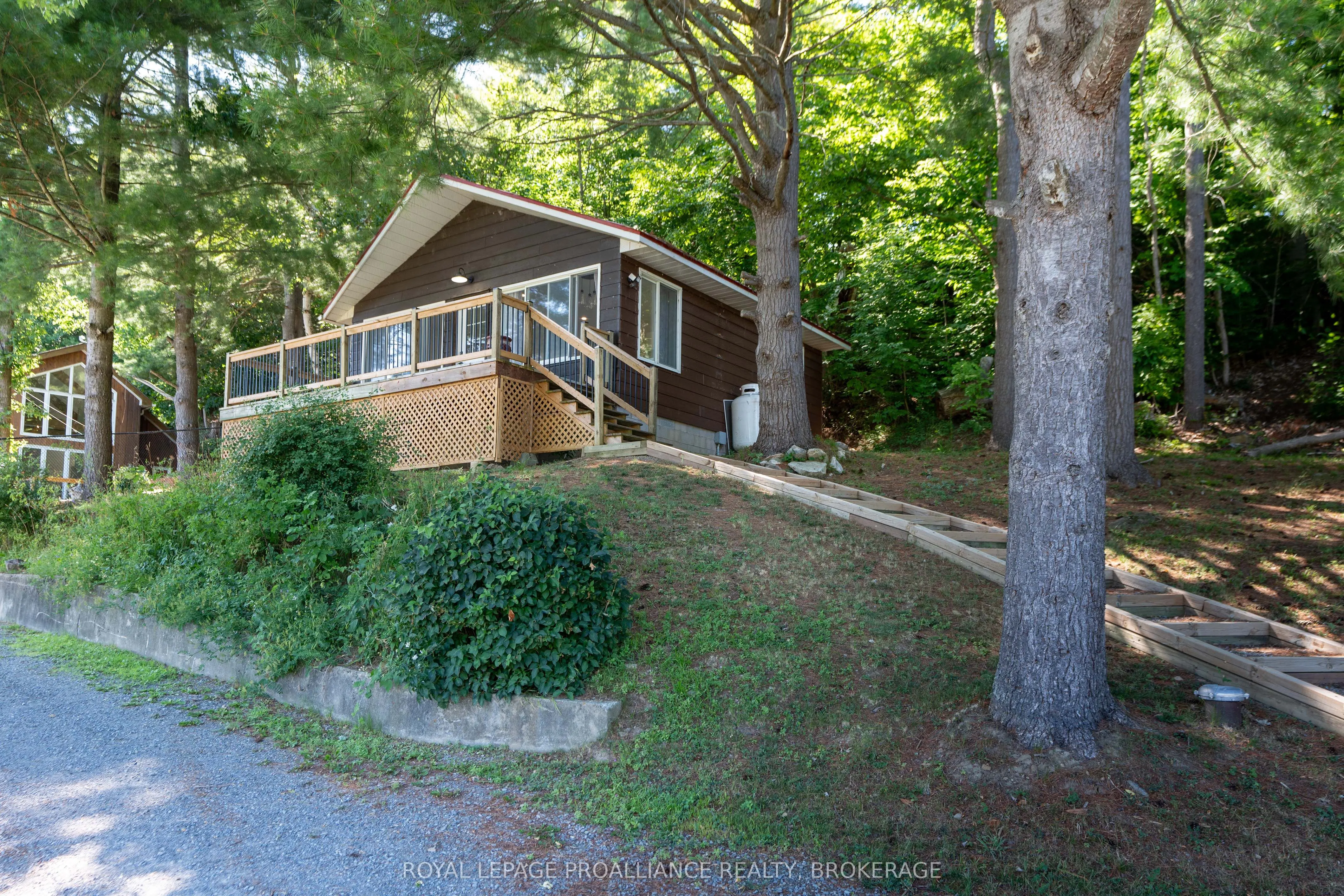 1512 Chaffey's Lock Road
