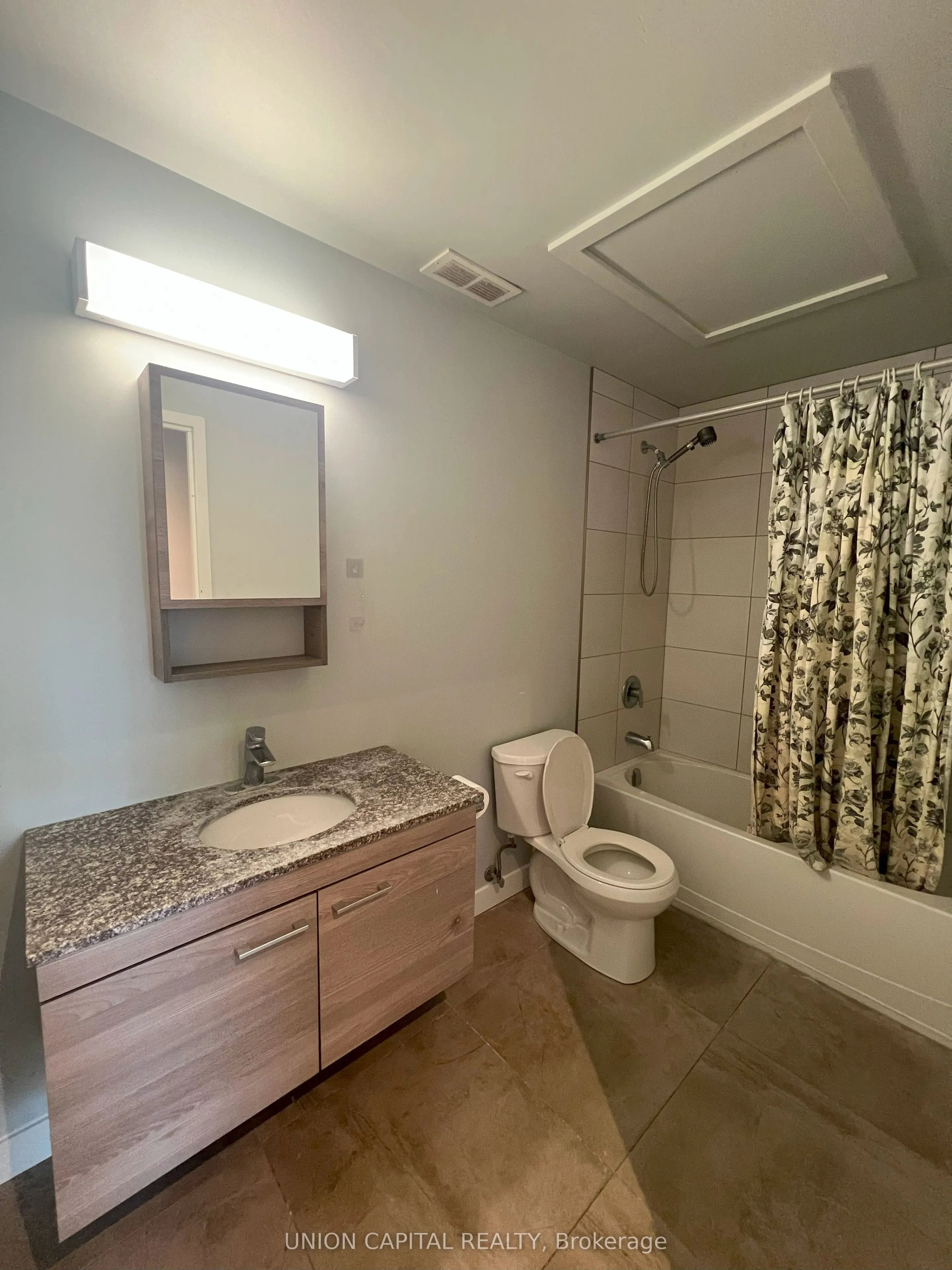 62 Balsam Street, #B207