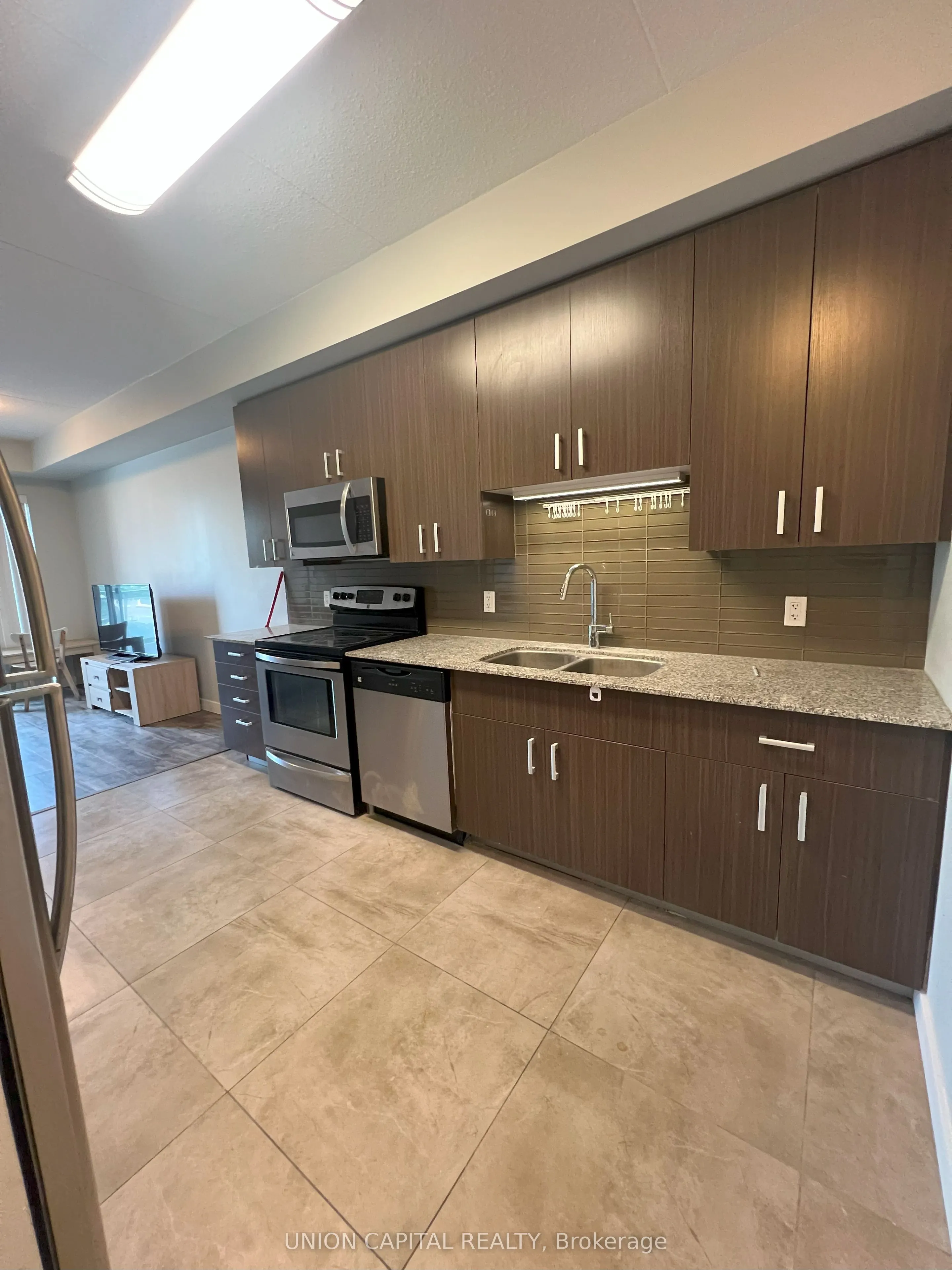 62 Balsam Street, #B207