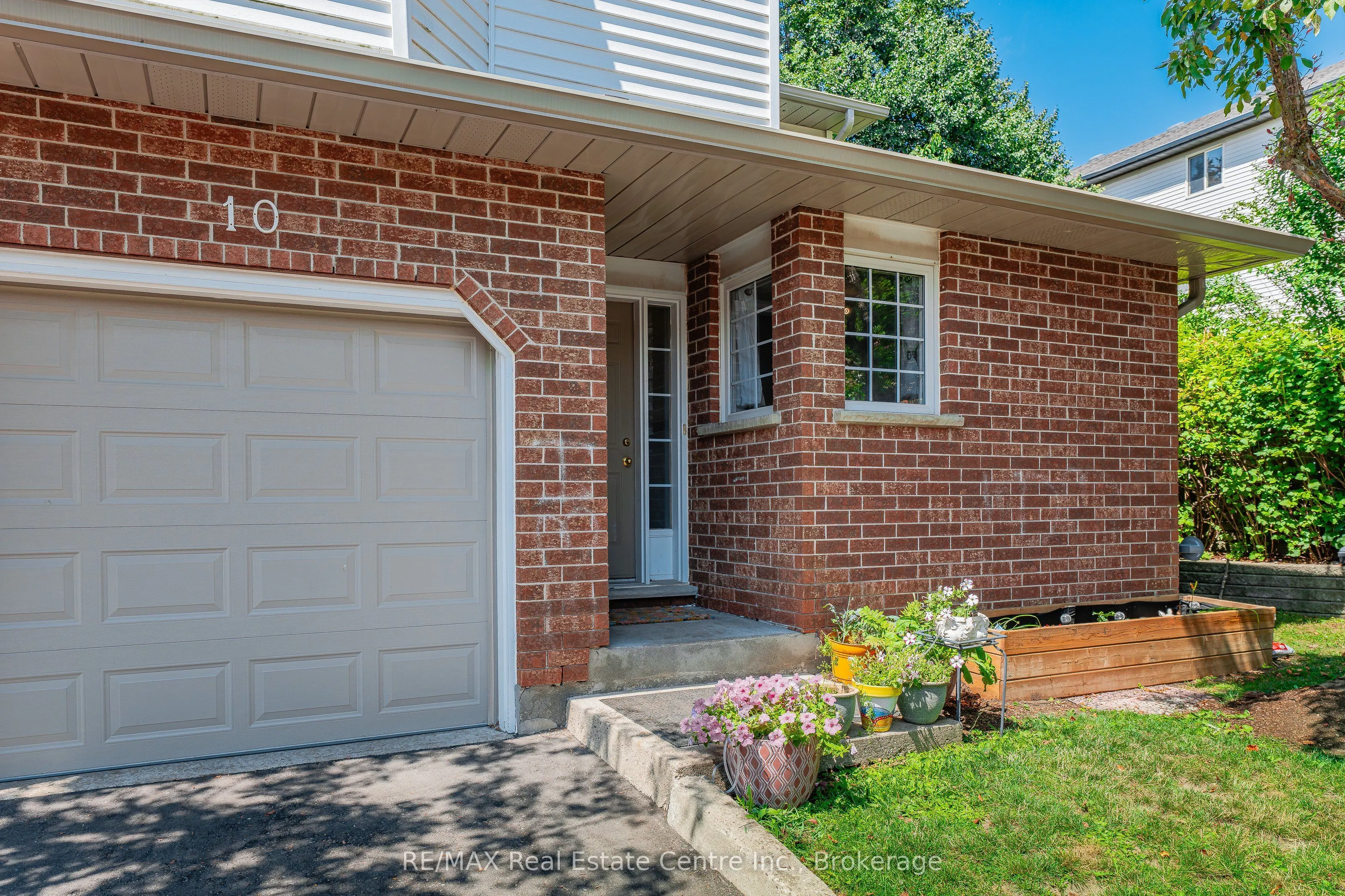 229 Baker Street, #10