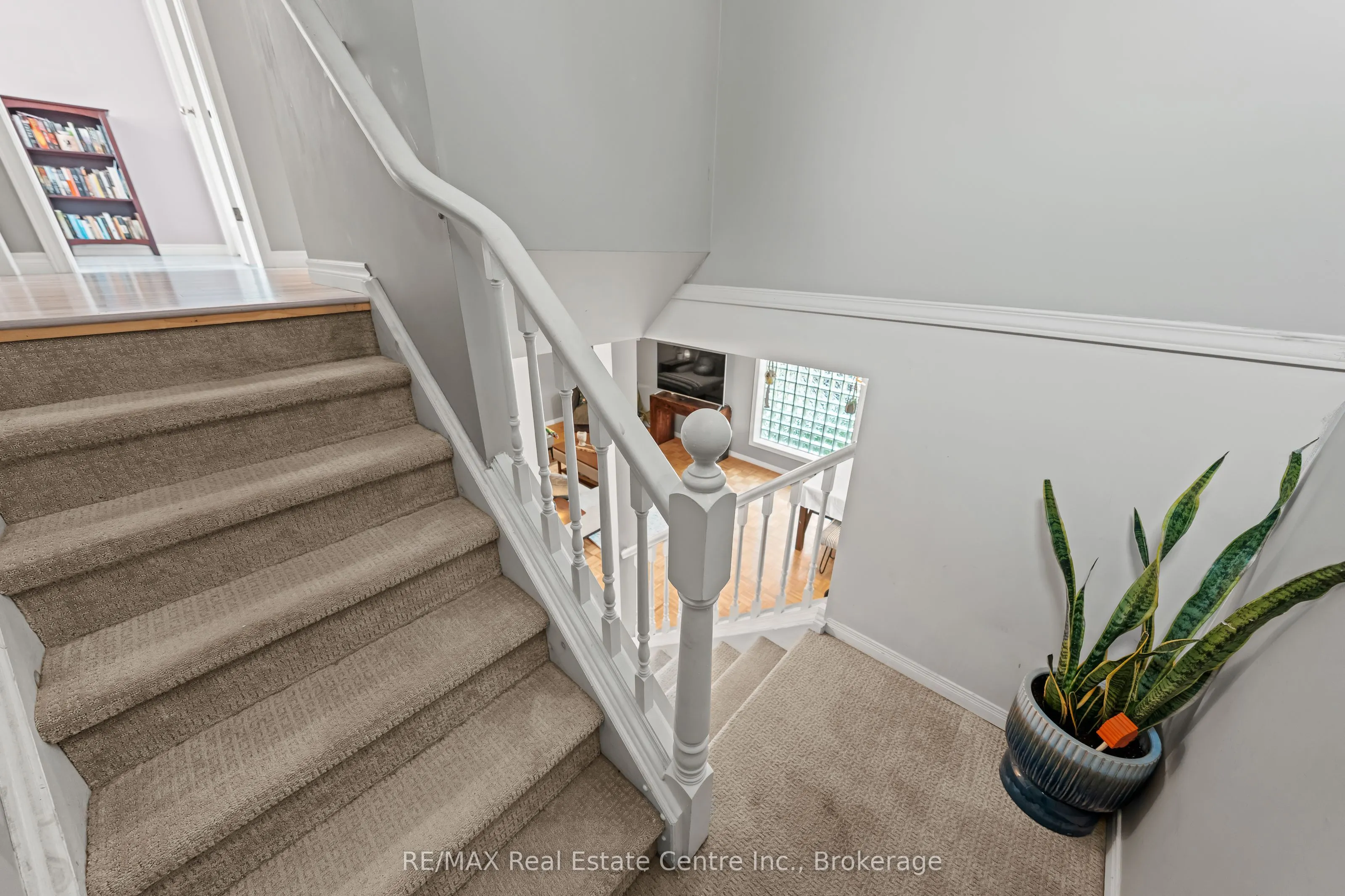 229 Baker Street, #10
