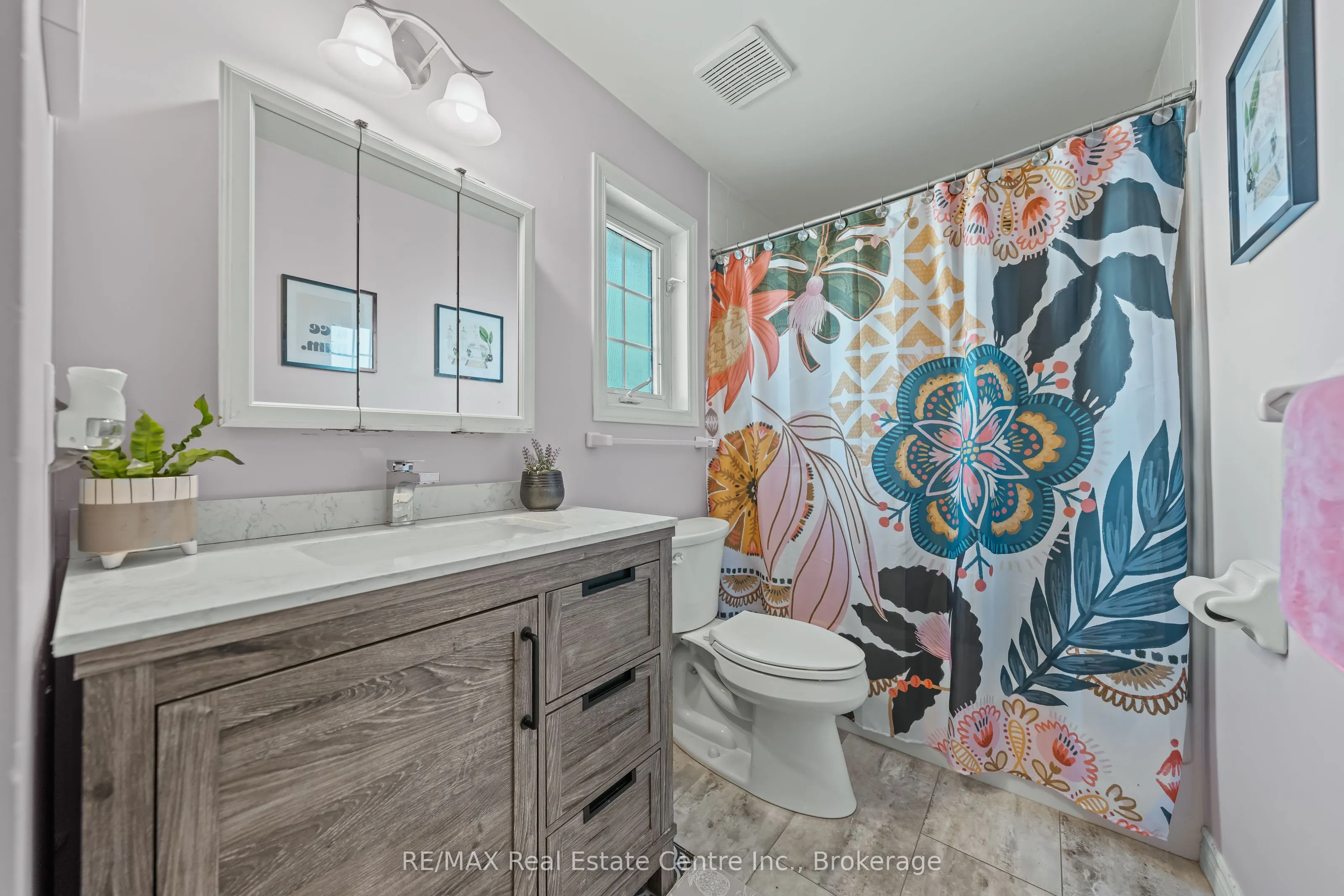 229 Baker Street, #10