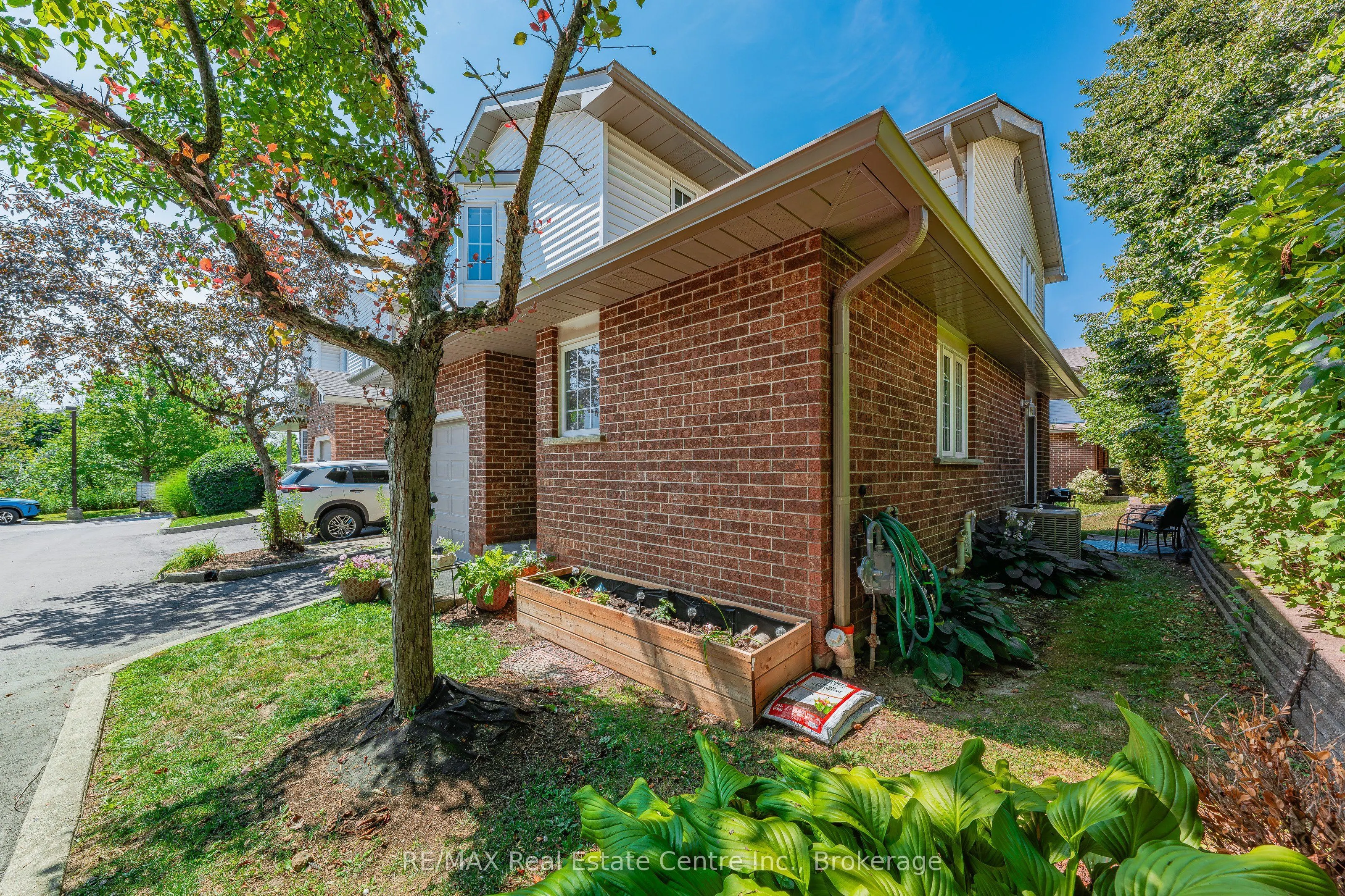 229 Baker Street, #10