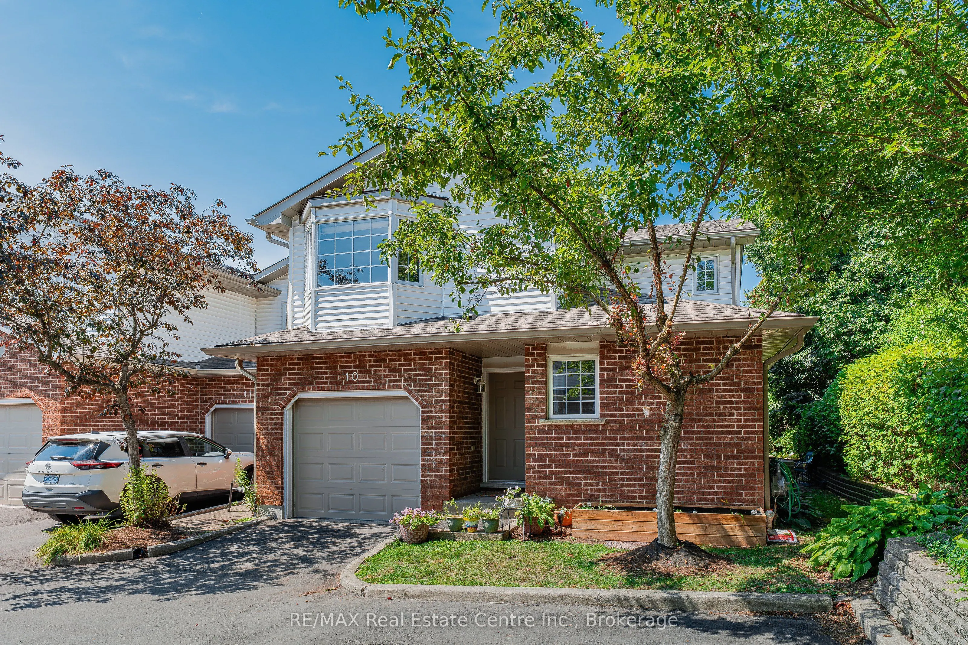 229 Baker Street, #10
