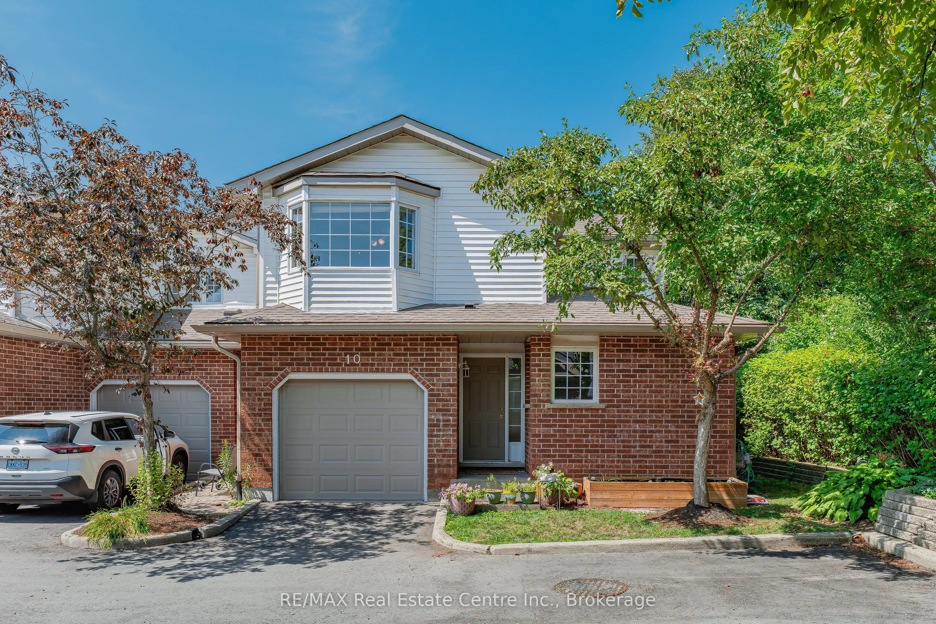 229 Baker Street, #10