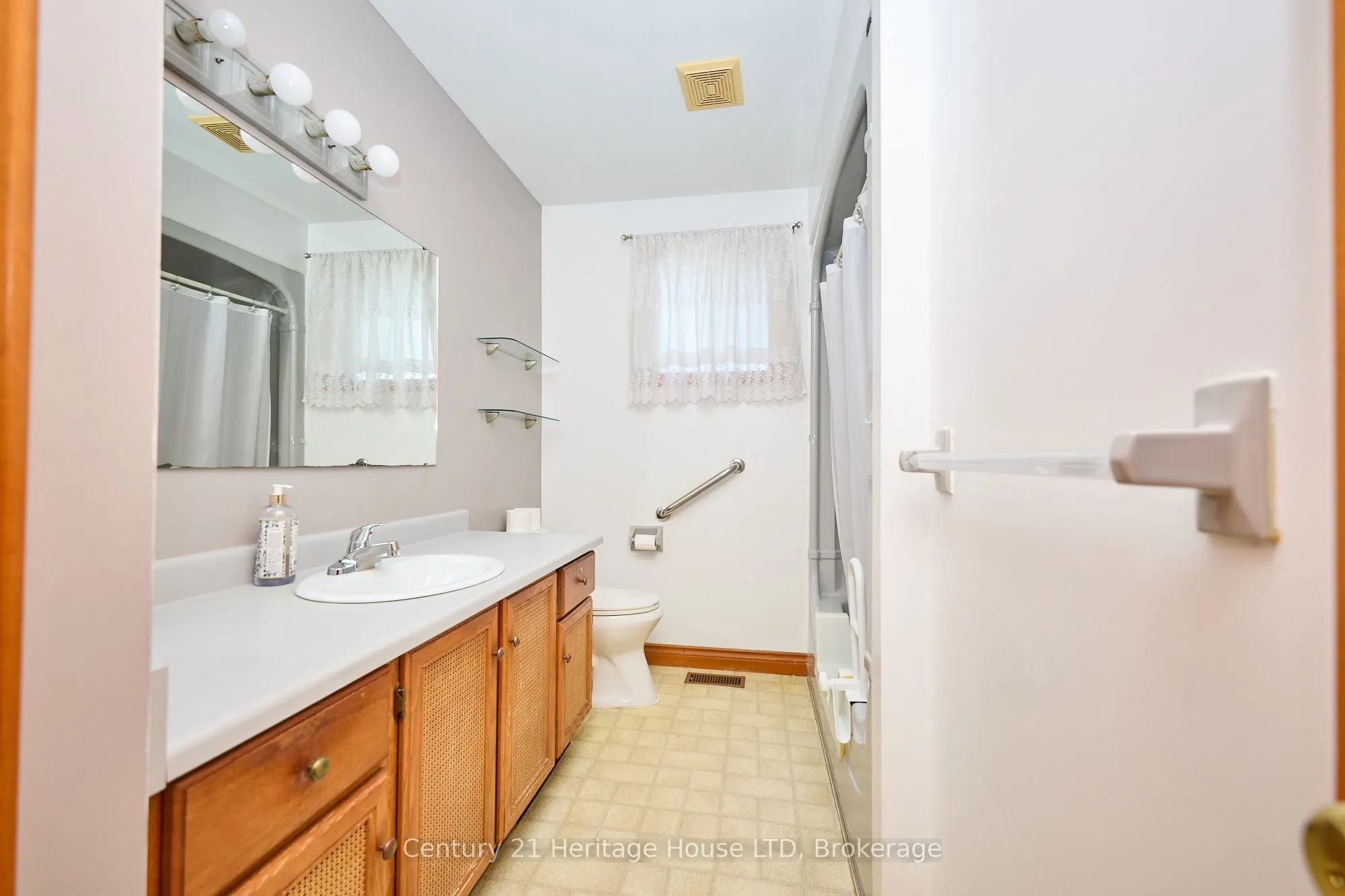 874 Crescent Road