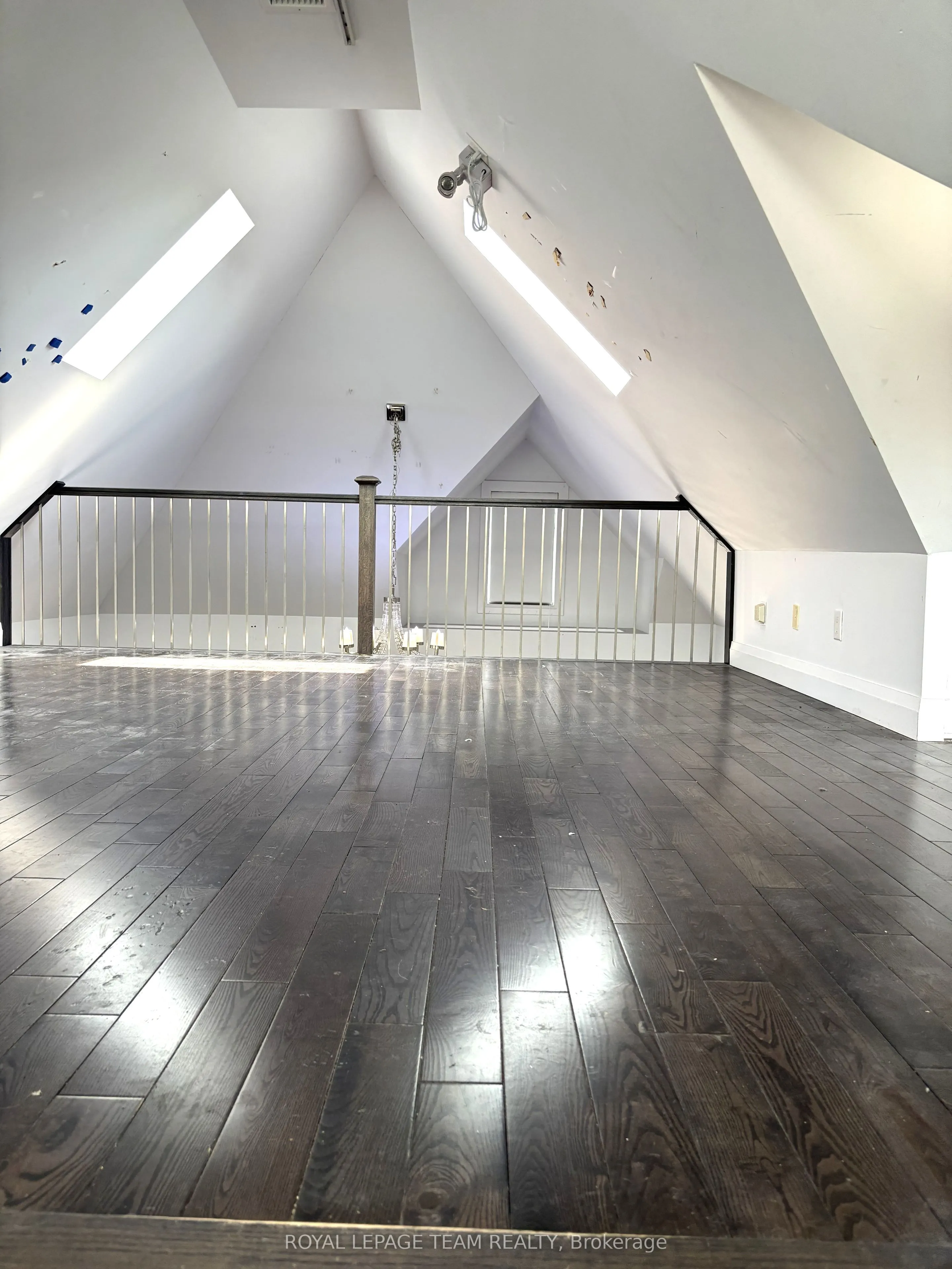 551 SOMERSET Street W