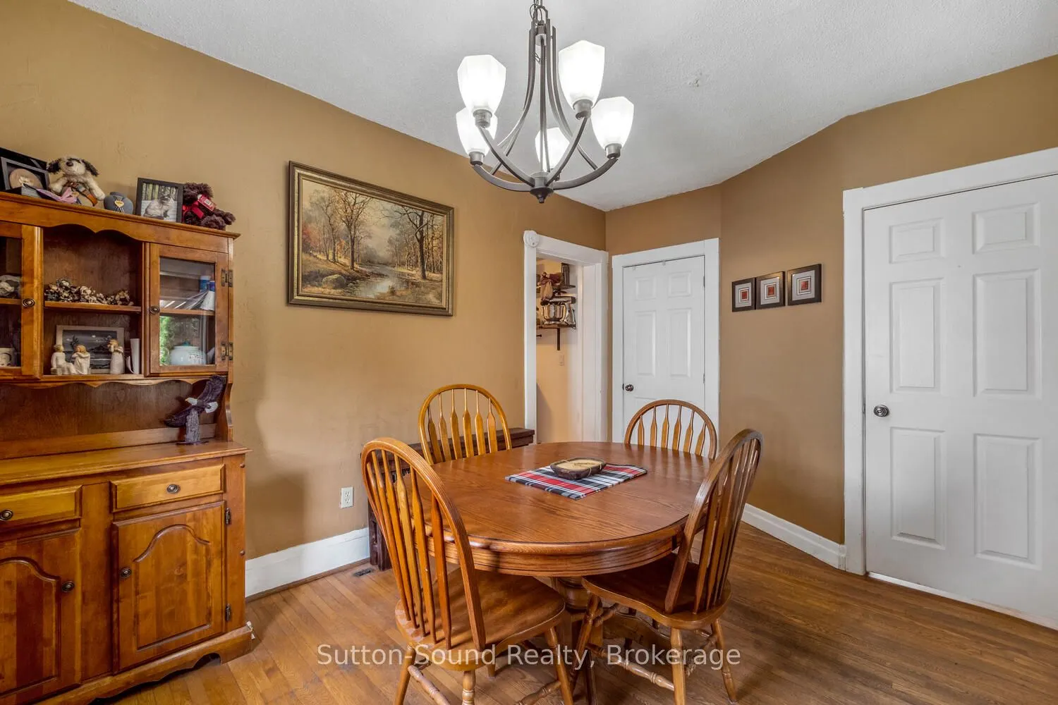 558 13th A Street W