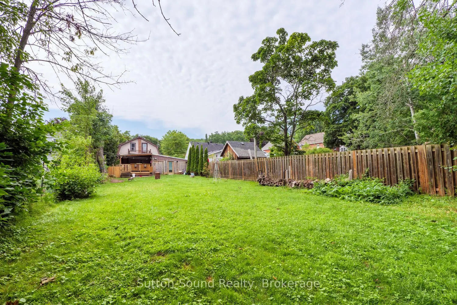 558 13th A Street W