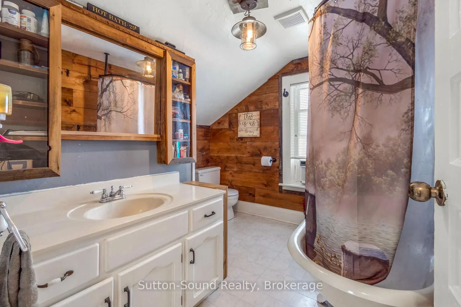 558 13th A Street W
