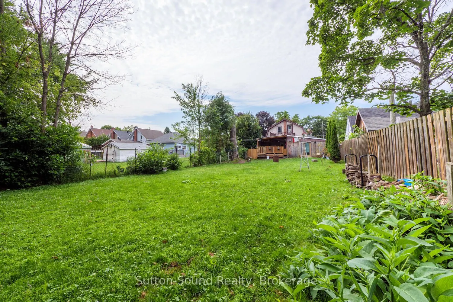 558 13th A Street W