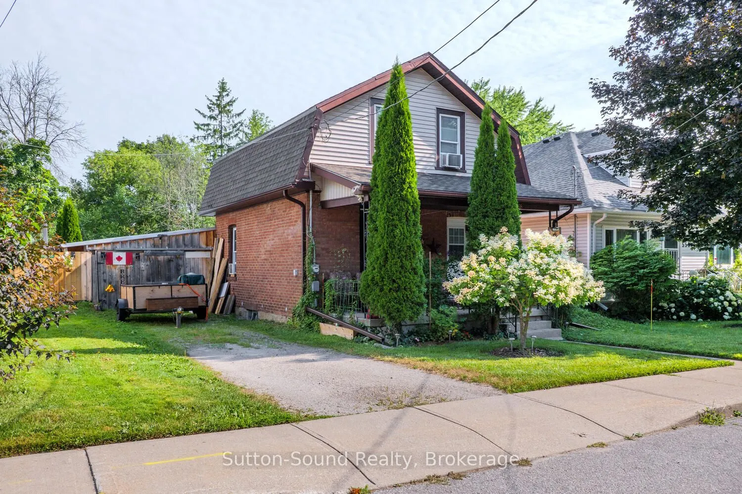 558 13th A Street W