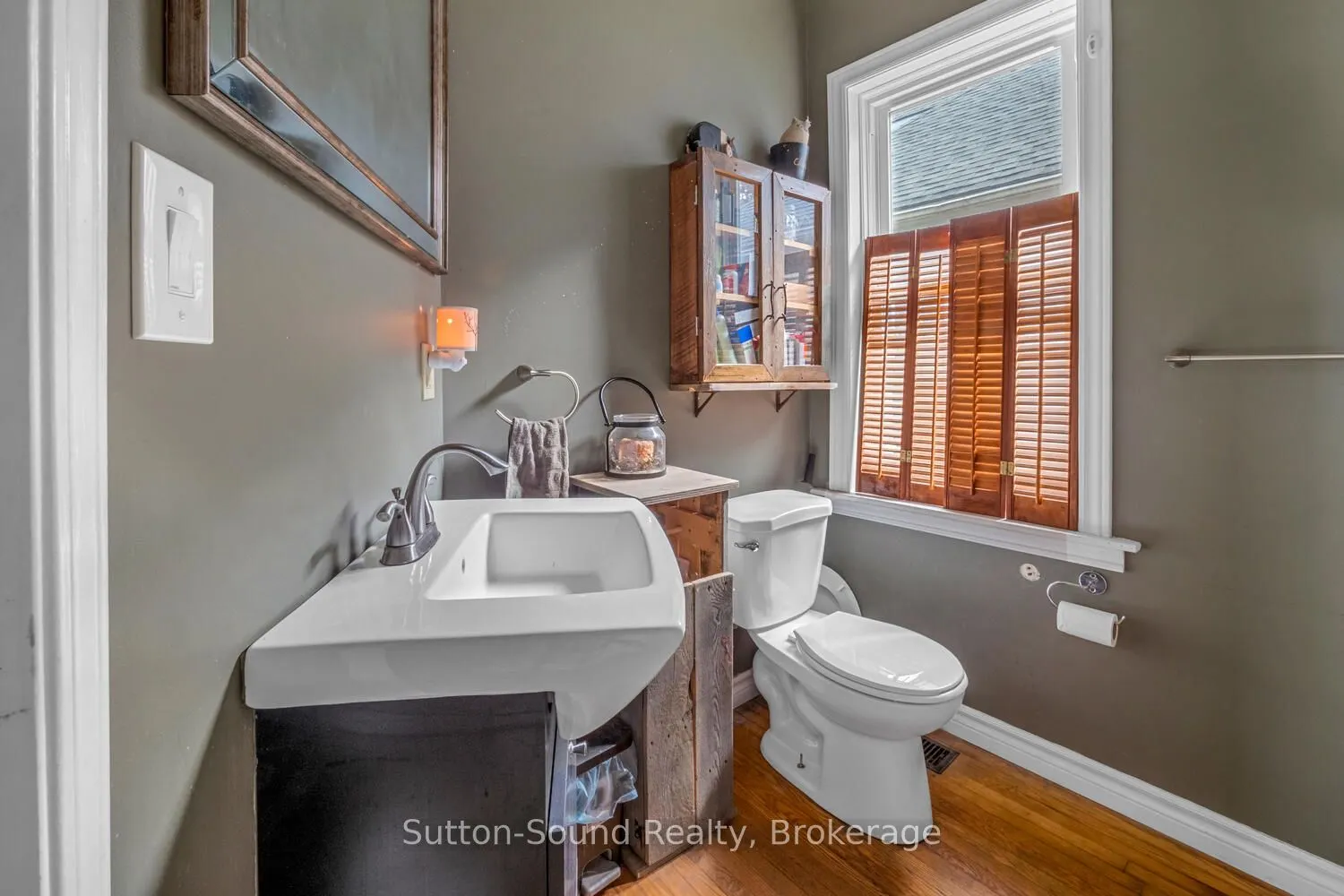 558 13th A Street W
