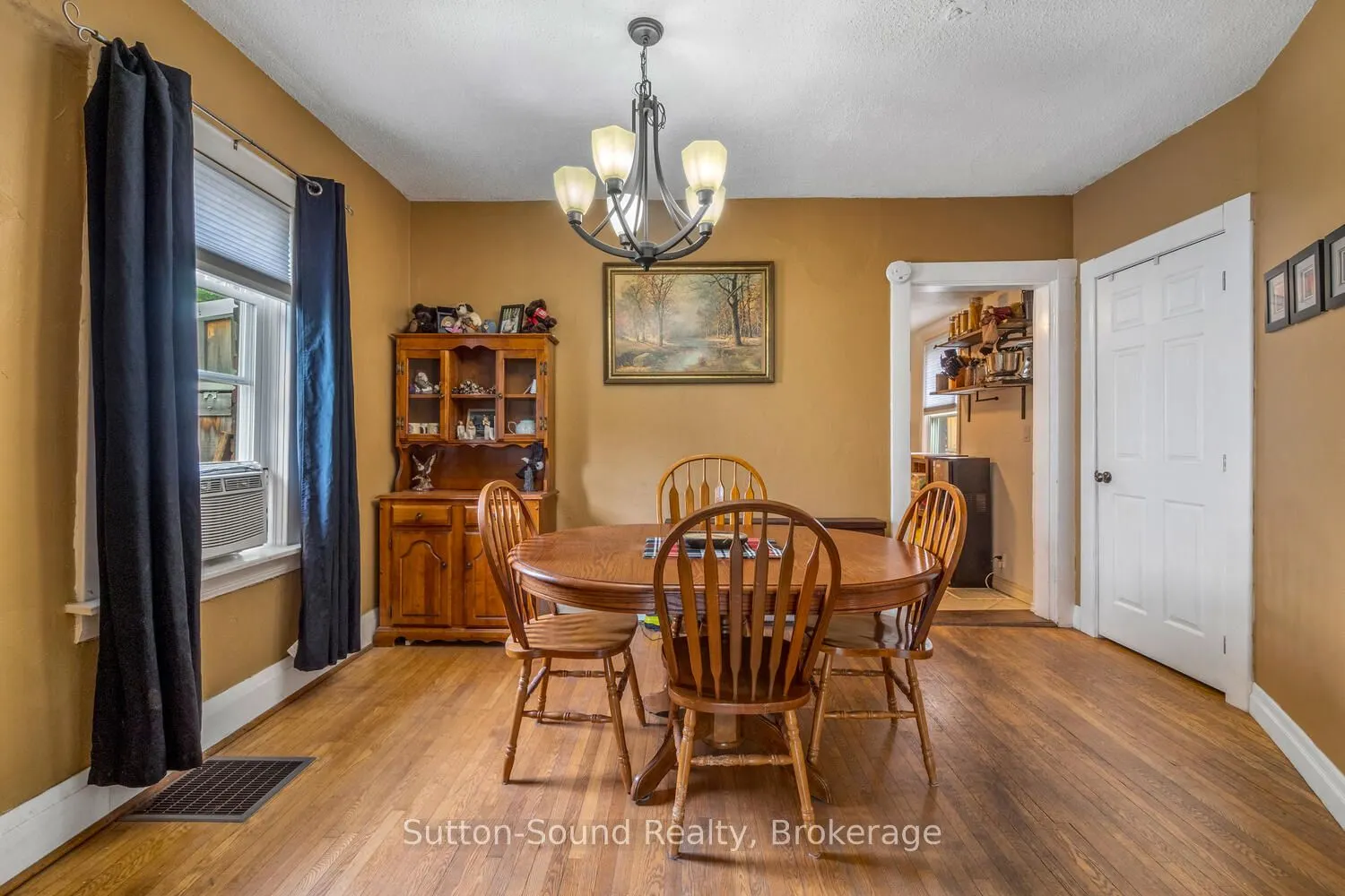 558 13th A Street W