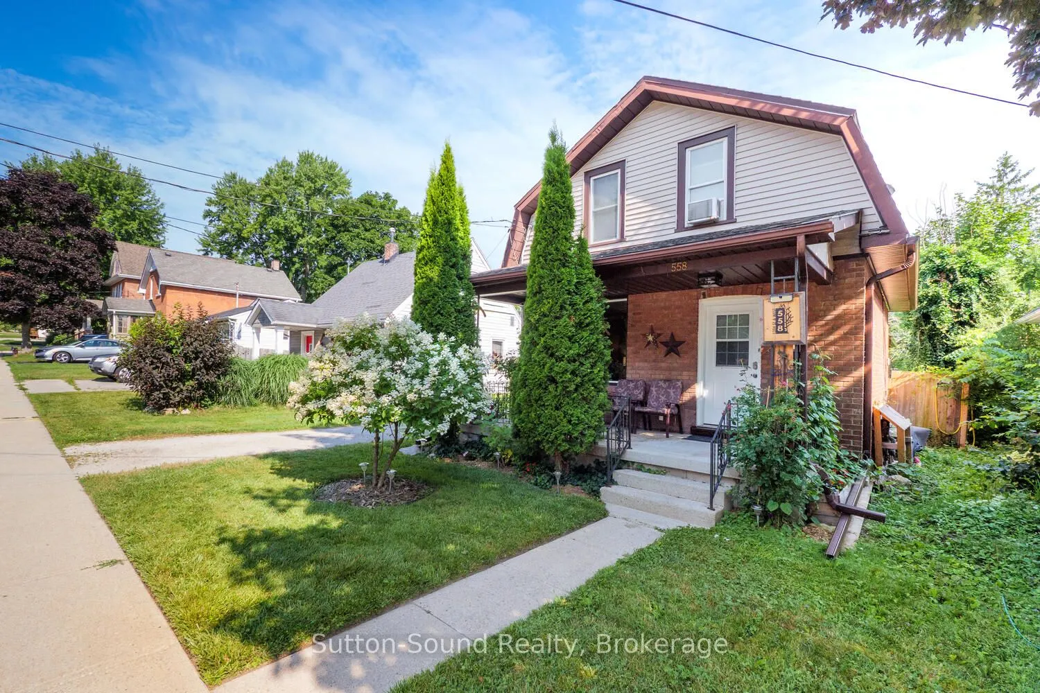 558 13th A Street W