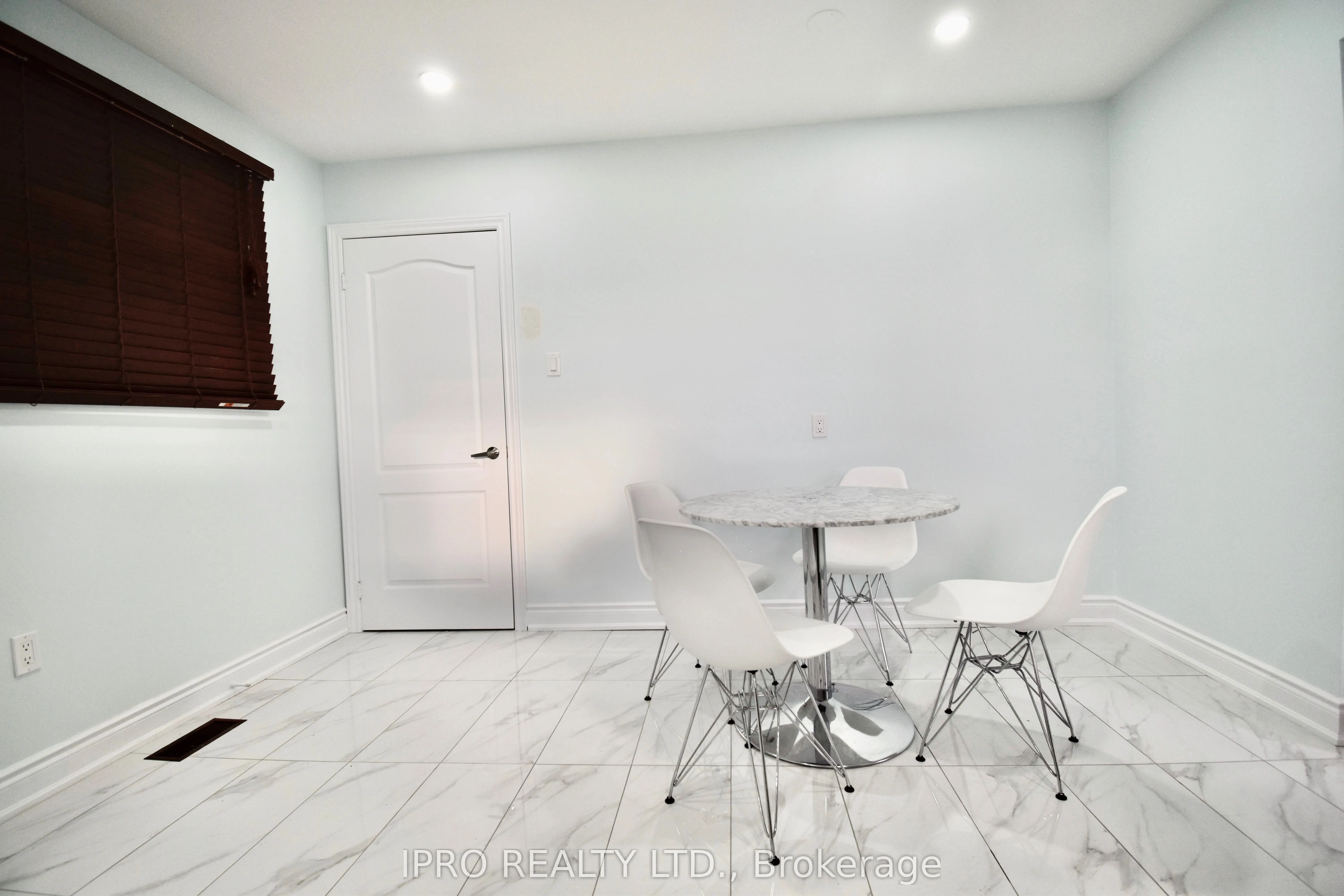 380 Christie Drive N
